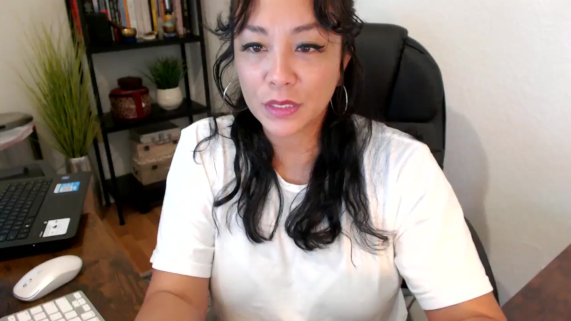 Gallery image thumbnail from MickaylaMoon's myfreecams stream on, 09/12/2024, 14:55 image 1 of 20