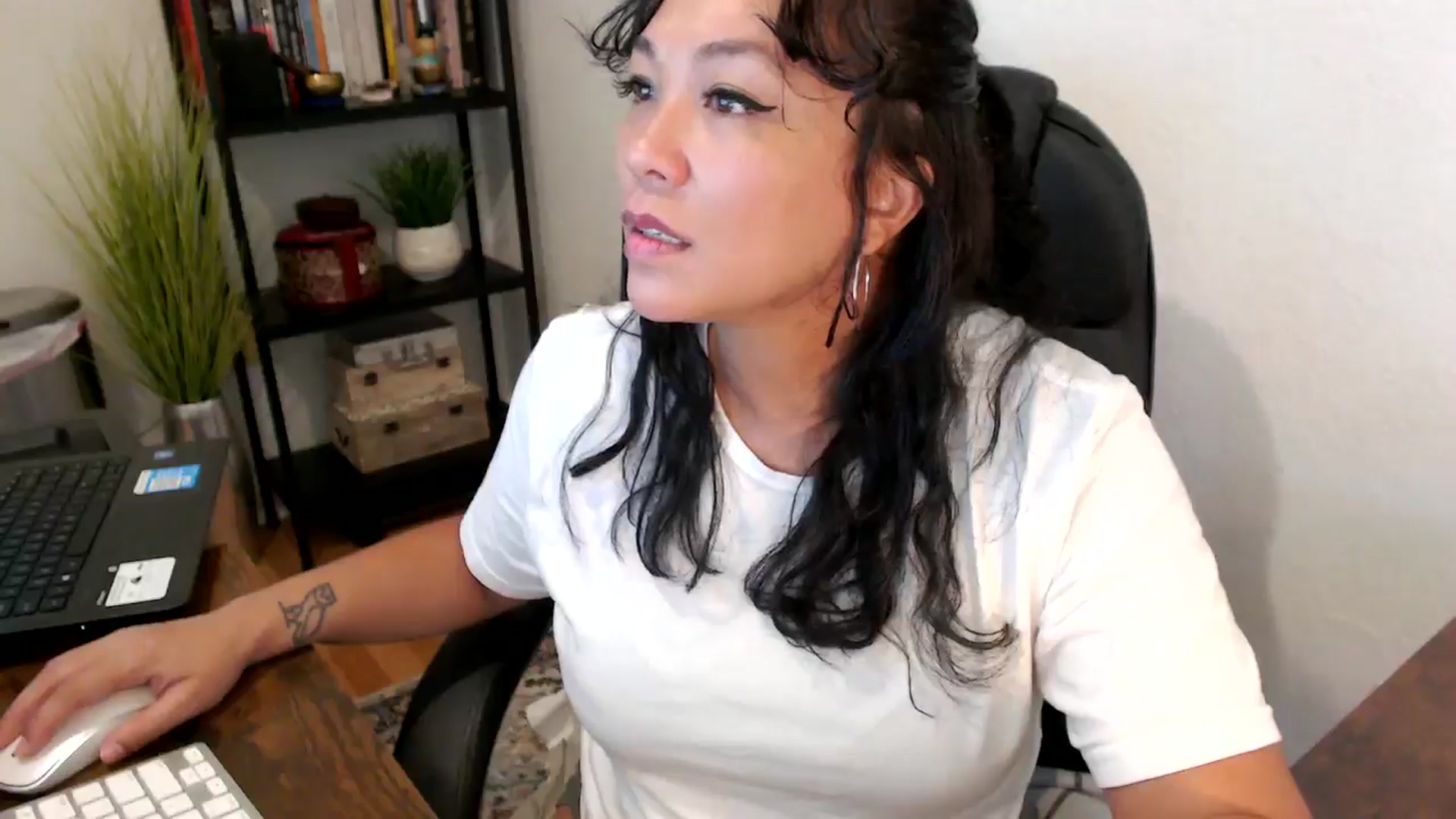 Gallery image thumbnail from MickaylaMoon's myfreecams stream on, 09/12/2024, 14:55 image 20 of 20