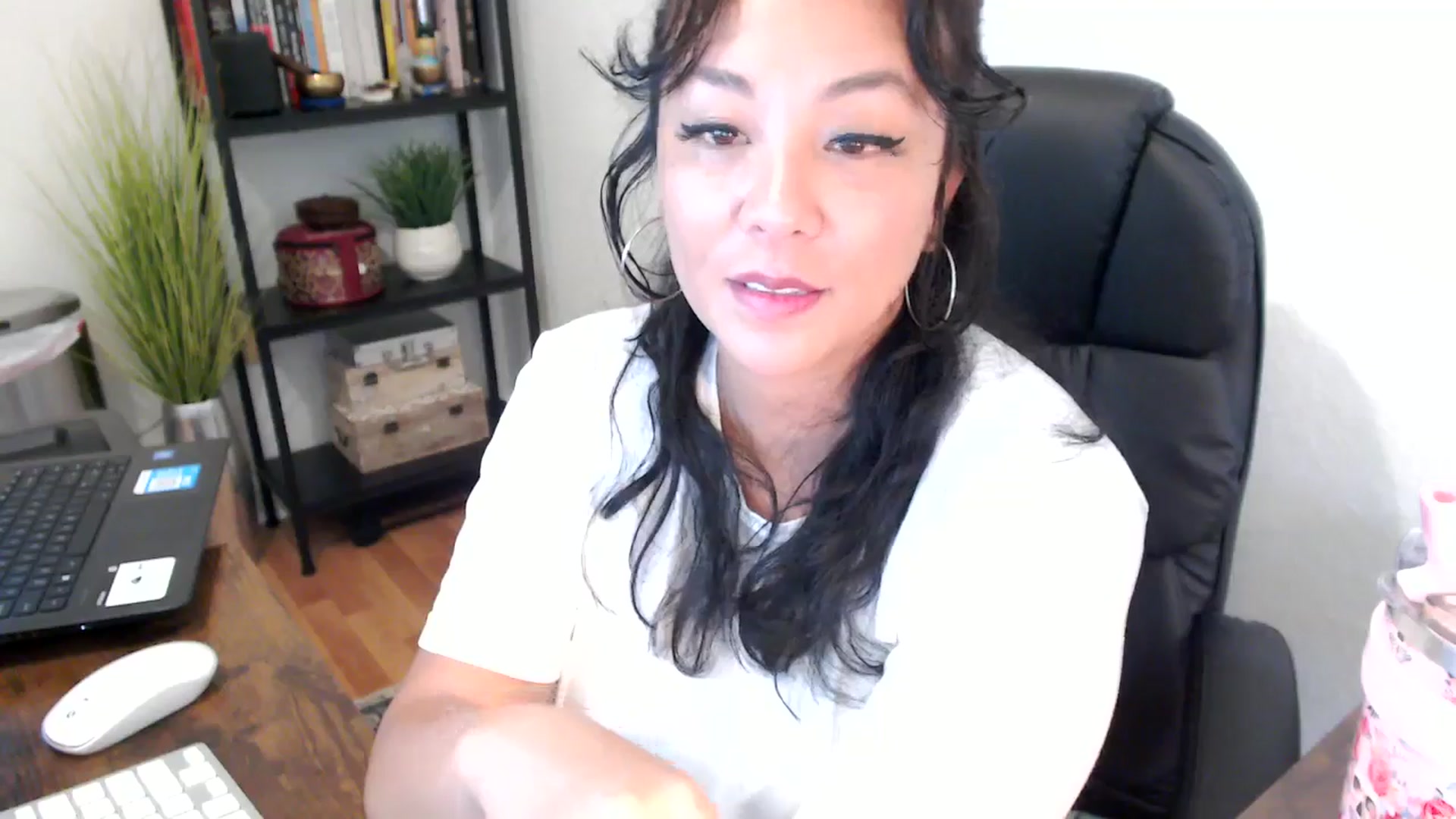 Gallery image thumbnail from MickaylaMoon's myfreecams stream on, 09/12/2024, 15:43 image 10 of 20