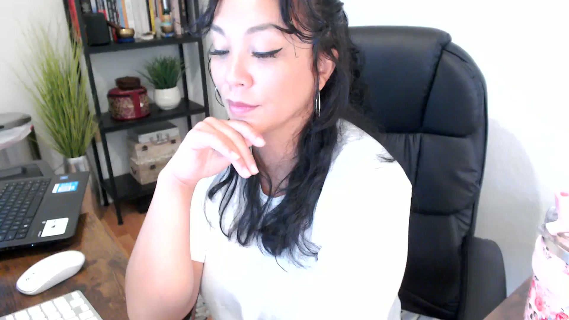 Gallery image thumbnail from MickaylaMoon's myfreecams stream on, 09/12/2024, 15:43 image 12 of 20