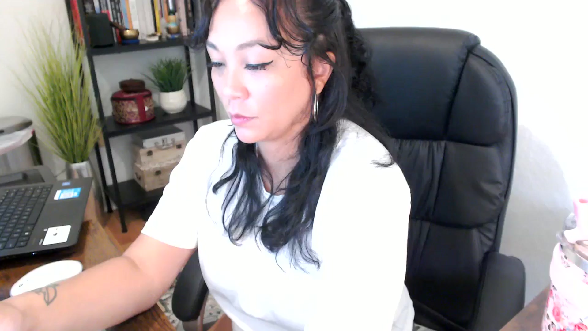 Gallery image thumbnail from MickaylaMoon's myfreecams stream on, 09/12/2024, 15:43 image 8 of 20