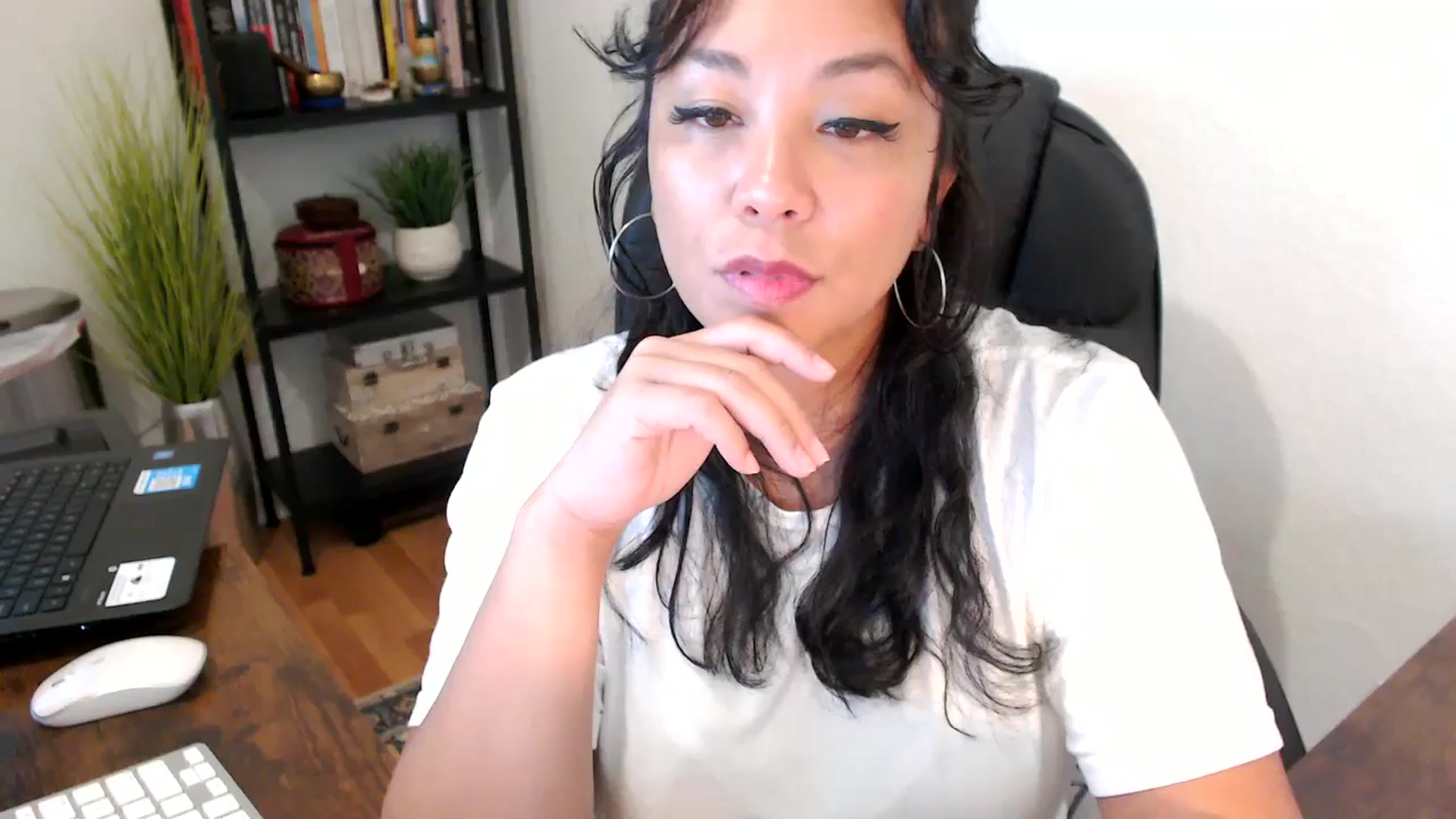 Gallery image thumbnail from MickaylaMoon's myfreecams stream on, 09/12/2024, 15:43 image 6 of 20