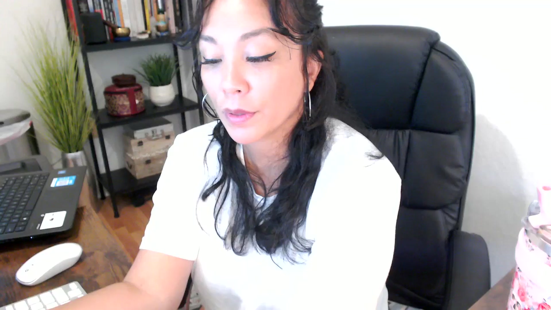 Gallery image thumbnail from MickaylaMoon's myfreecams stream on, 09/12/2024, 15:43 image 11 of 20