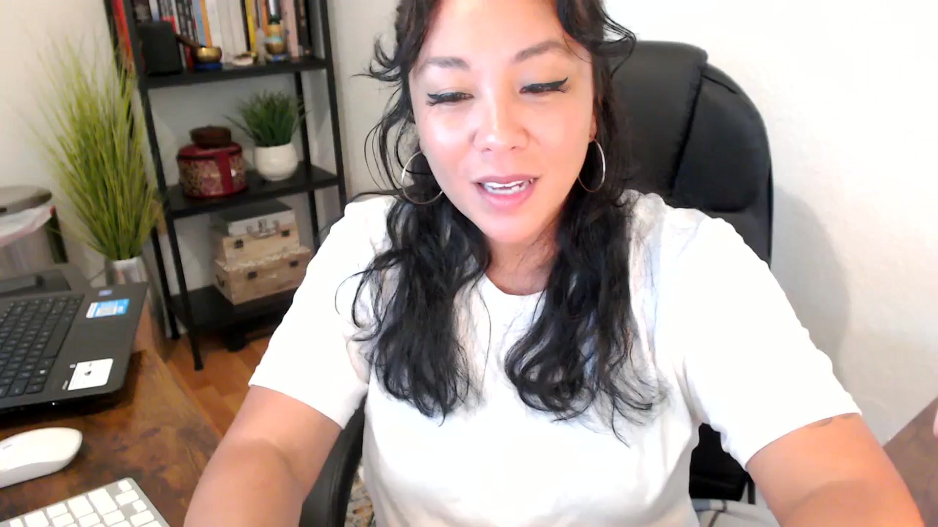 Gallery image thumbnail from MickaylaMoon's myfreecams stream on, 09/12/2024, 17:09 image 1 of 20
