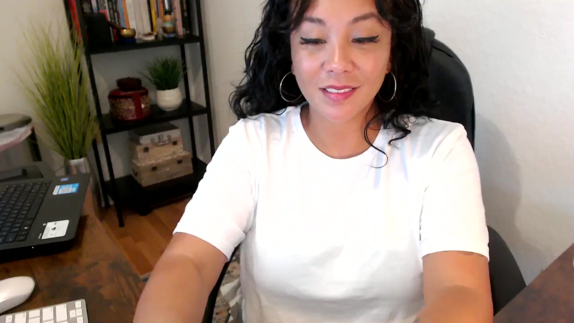 Gallery image thumbnail from MickaylaMoon's myfreecams stream on, 09/12/2024, 17:09 image 11 of 20
