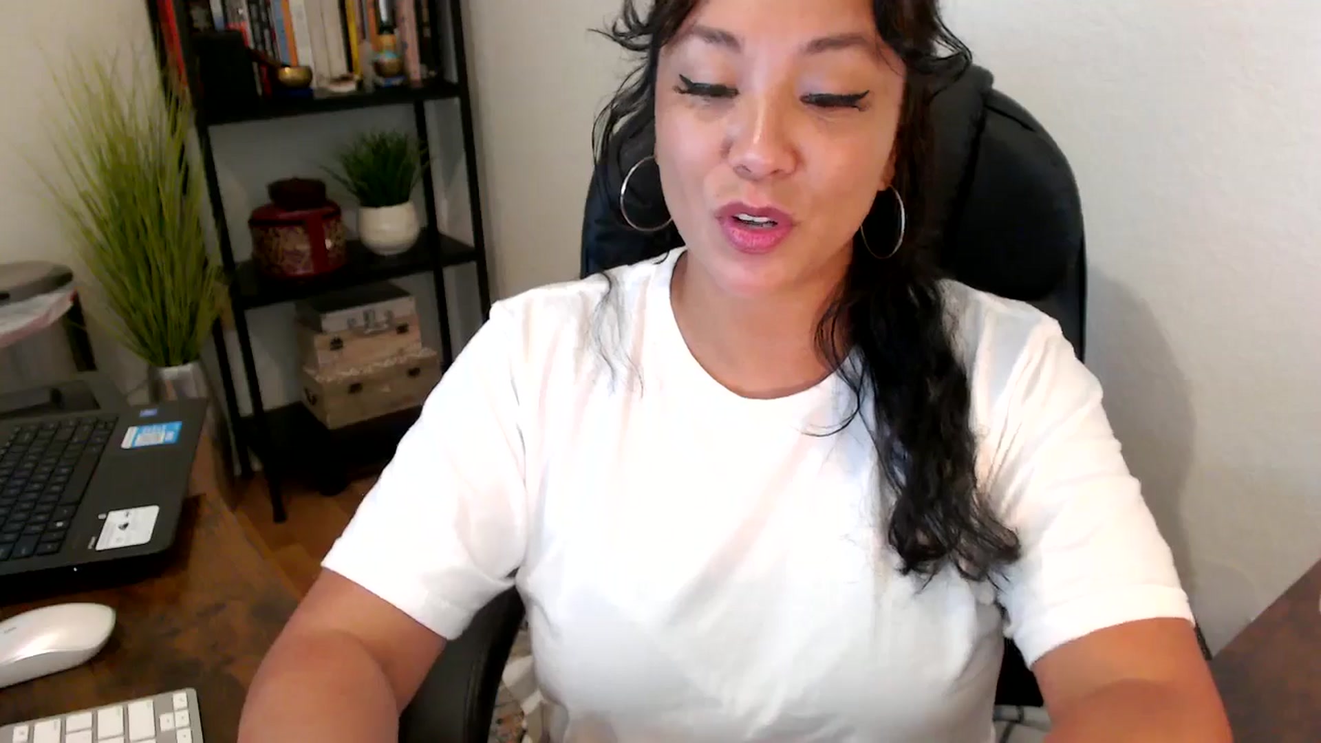 Gallery image thumbnail from MickaylaMoon's myfreecams stream on, 09/12/2024, 17:09 image 2 of 20