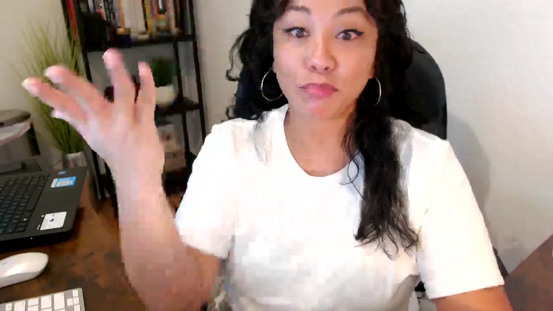 Gallery image thumbnail from MickaylaMoon's myfreecams stream on, 09/12/2024, 17:09 image 3 of 20