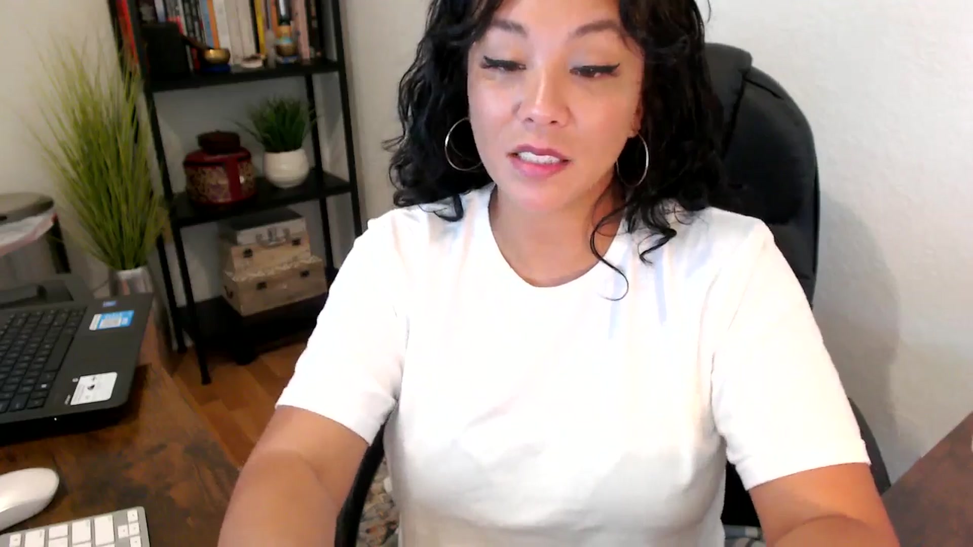 Gallery image thumbnail from MickaylaMoon's myfreecams stream on, 09/12/2024, 17:09 image 13 of 20