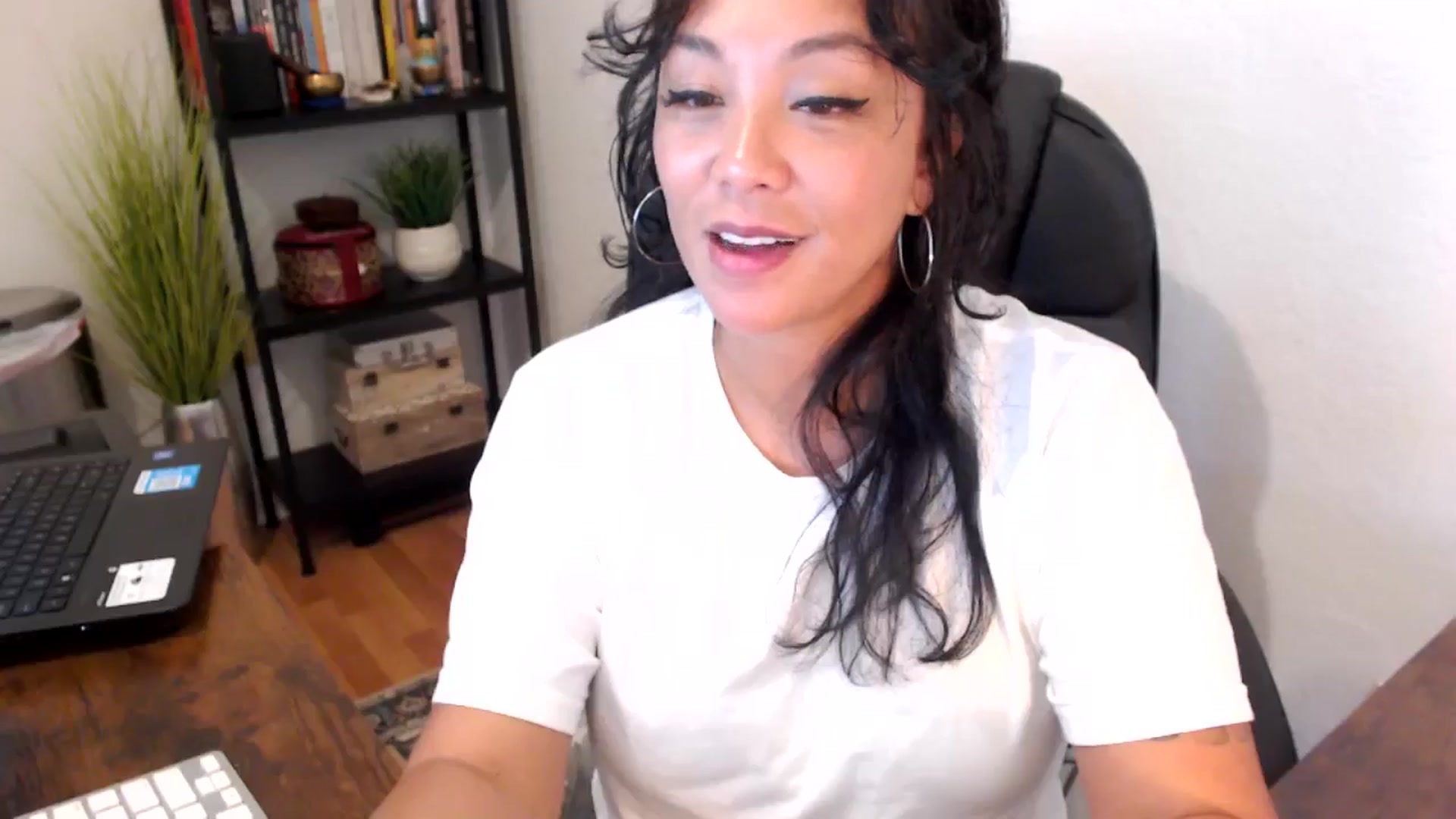 Gallery image thumbnail from MickaylaMoon's myfreecams stream on, 09/12/2024, 18:07 image 13 of 20