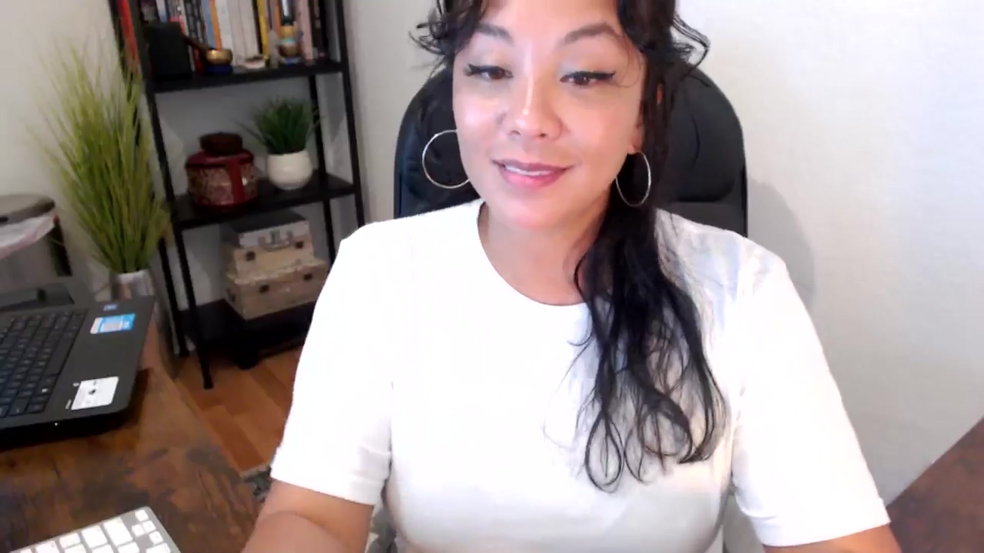 Gallery image thumbnail from MickaylaMoon's myfreecams stream on, 09/12/2024, 18:07 image 7 of 20