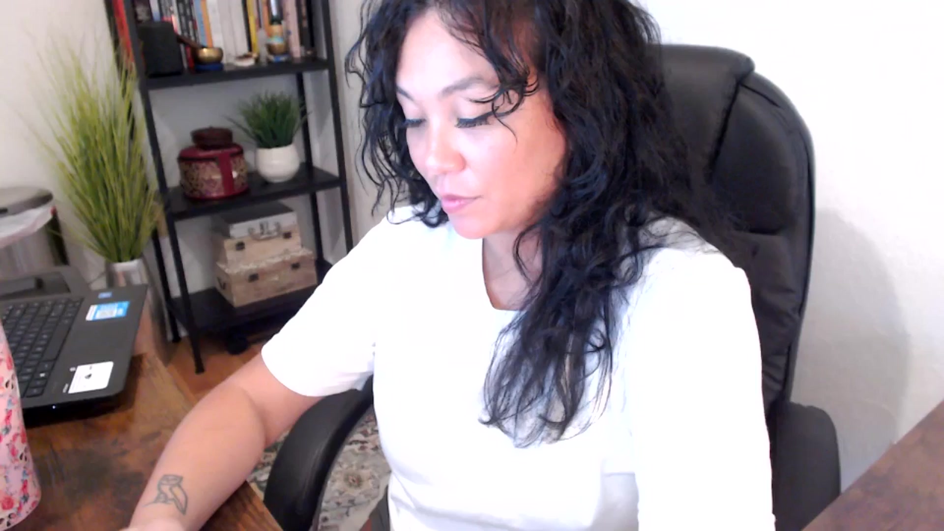 Gallery image thumbnail from MickaylaMoon's myfreecams stream on, 09/12/2024, 19:40 image 15 of 20