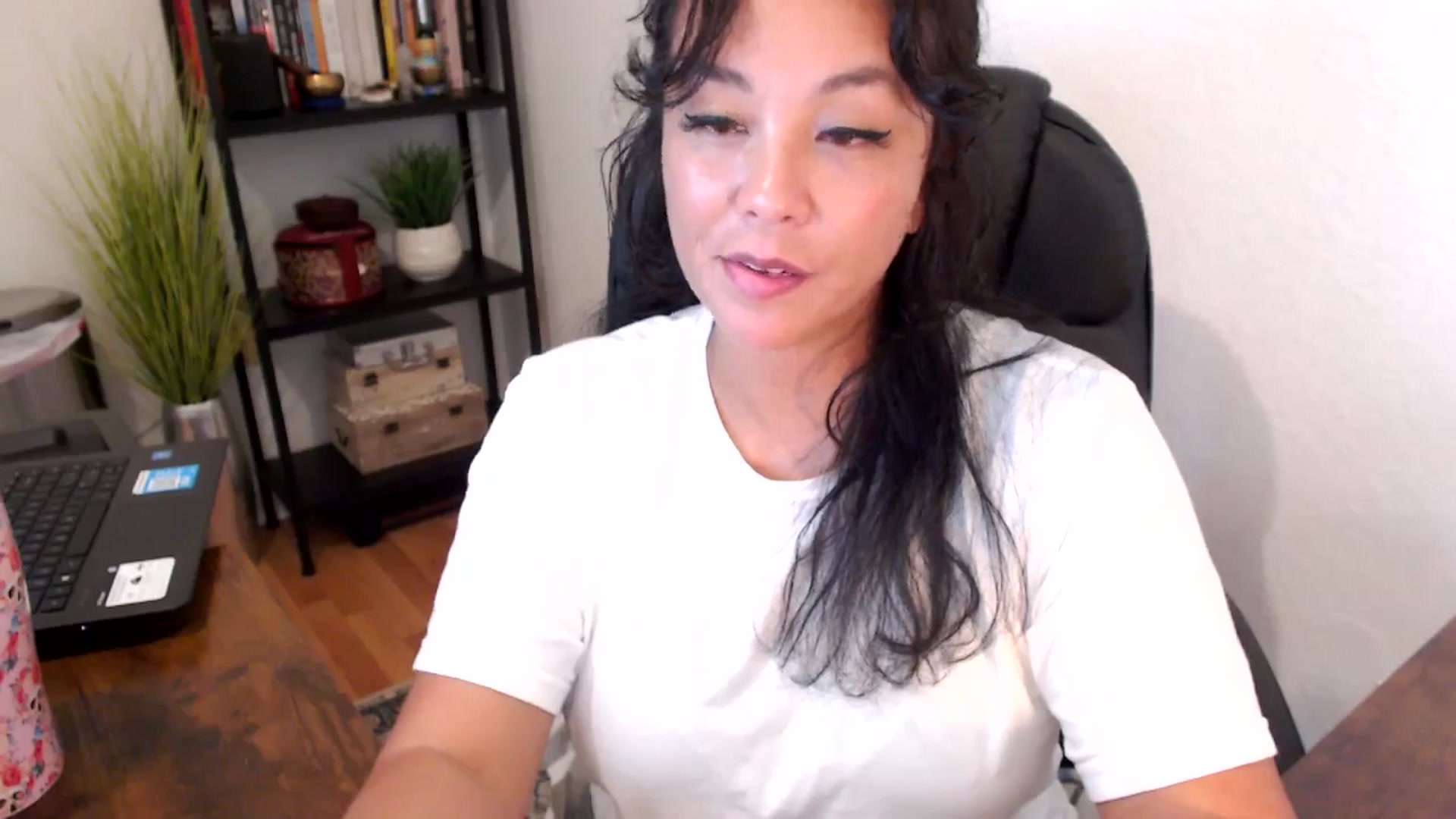 Gallery image thumbnail from MickaylaMoon's myfreecams stream on, 09/12/2024, 19:40 image 4 of 20