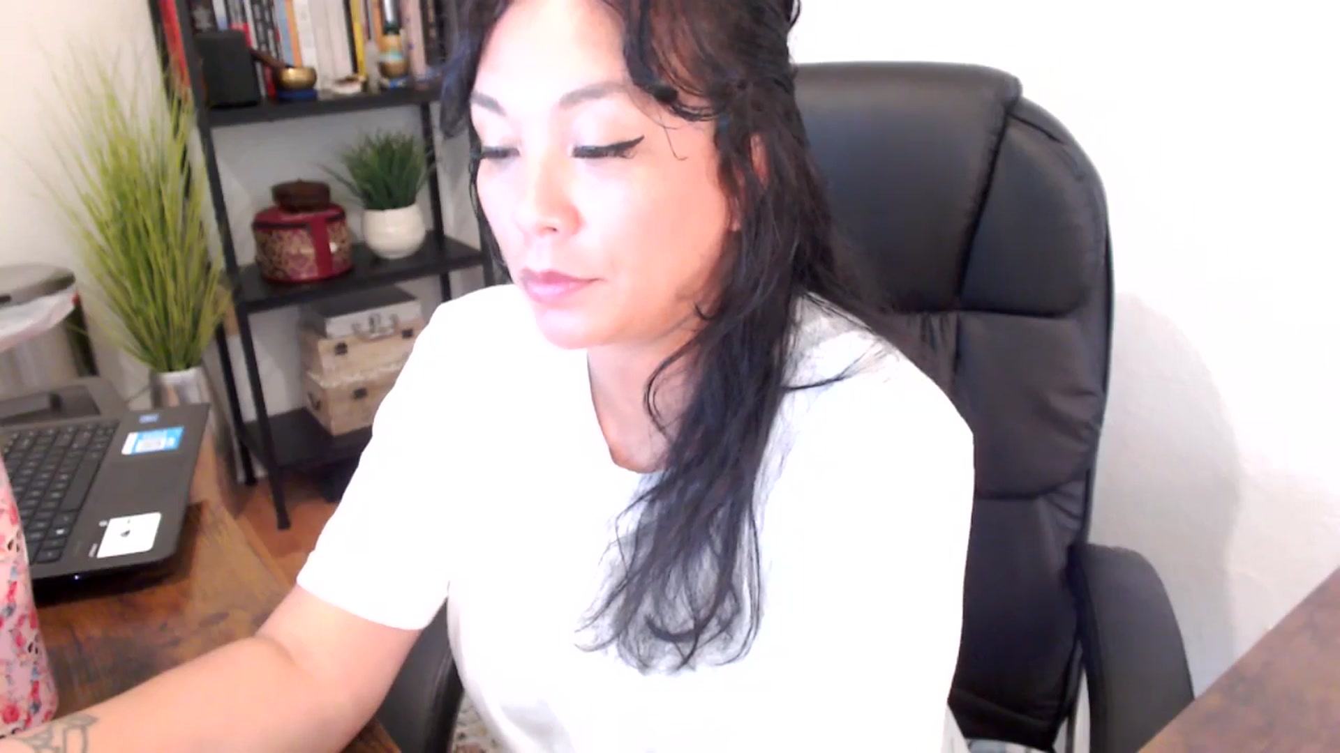 Gallery image thumbnail from MickaylaMoon's myfreecams stream on, 09/12/2024, 19:40 image 7 of 20
