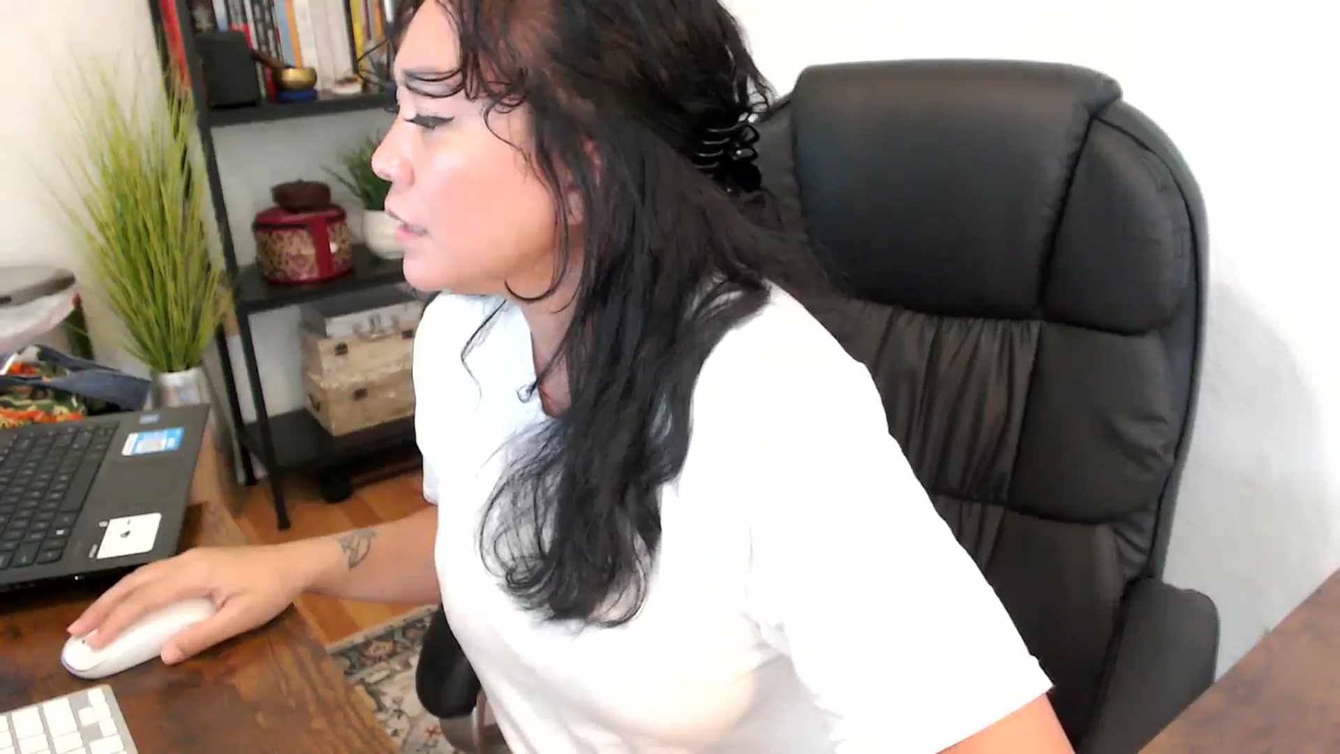 Gallery image thumbnail from MickaylaMoon's myfreecams stream on, 09/12/2024, 20:26 image 16 of 20