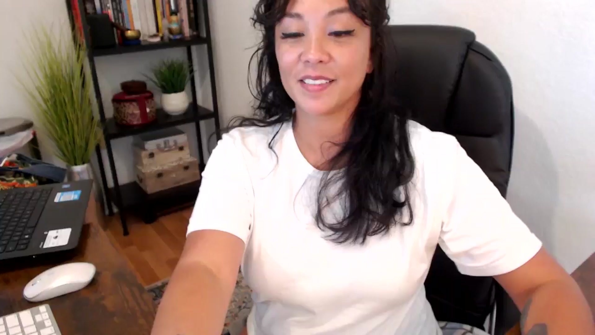 Gallery image thumbnail from MickaylaMoon's myfreecams stream on, 09/12/2024, 20:26 image 14 of 20