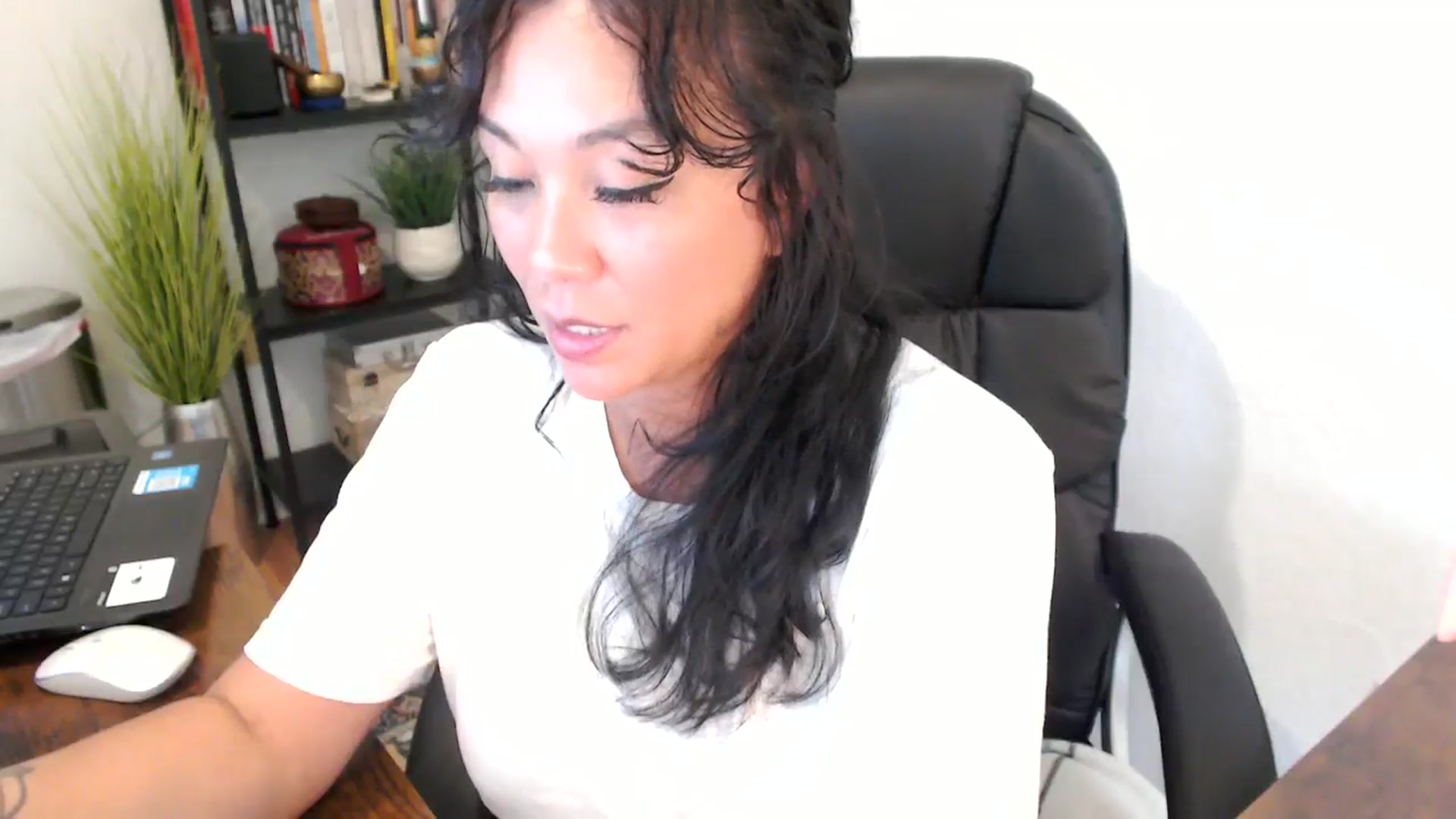 Gallery image thumbnail from MickaylaMoon's myfreecams stream on, 09/12/2024, 20:26 image 7 of 20