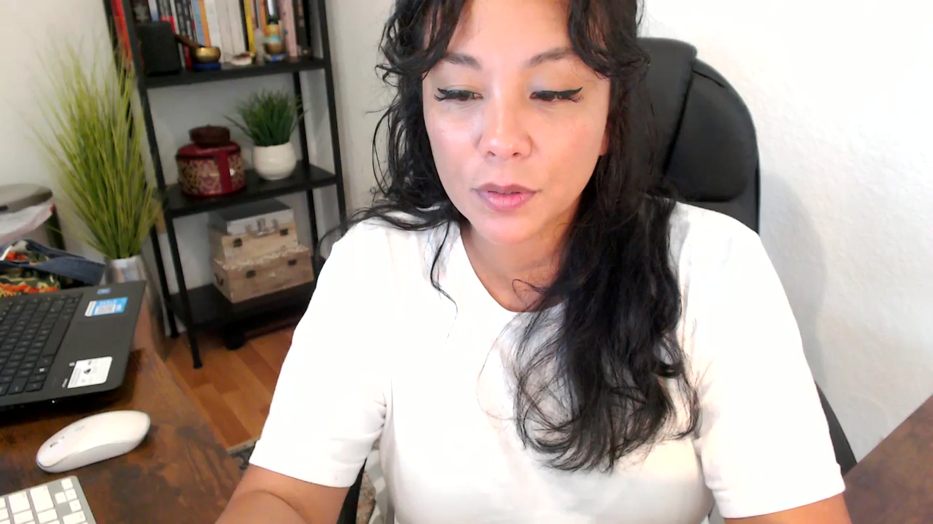 Gallery image thumbnail from MickaylaMoon's myfreecams stream on, 09/12/2024, 20:26 image 13 of 20