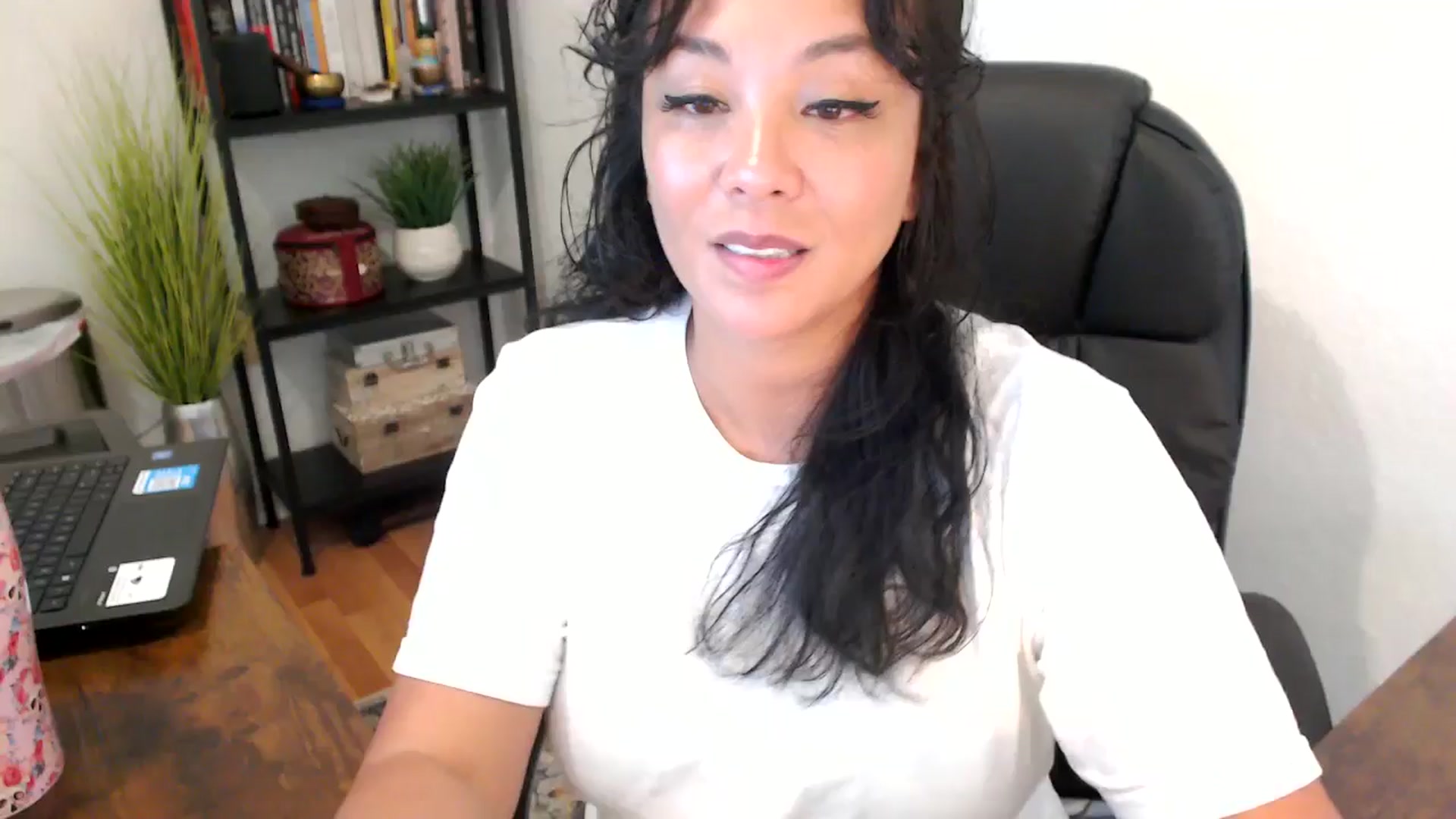 Gallery image thumbnail from MickaylaMoon's myfreecams stream on, 09/12/2024, 20:26 image 1 of 20