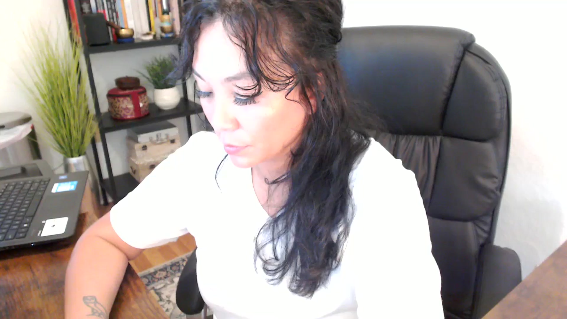 Gallery image thumbnail from MickaylaMoon's myfreecams stream on, 09/12/2024, 20:26 image 3 of 20