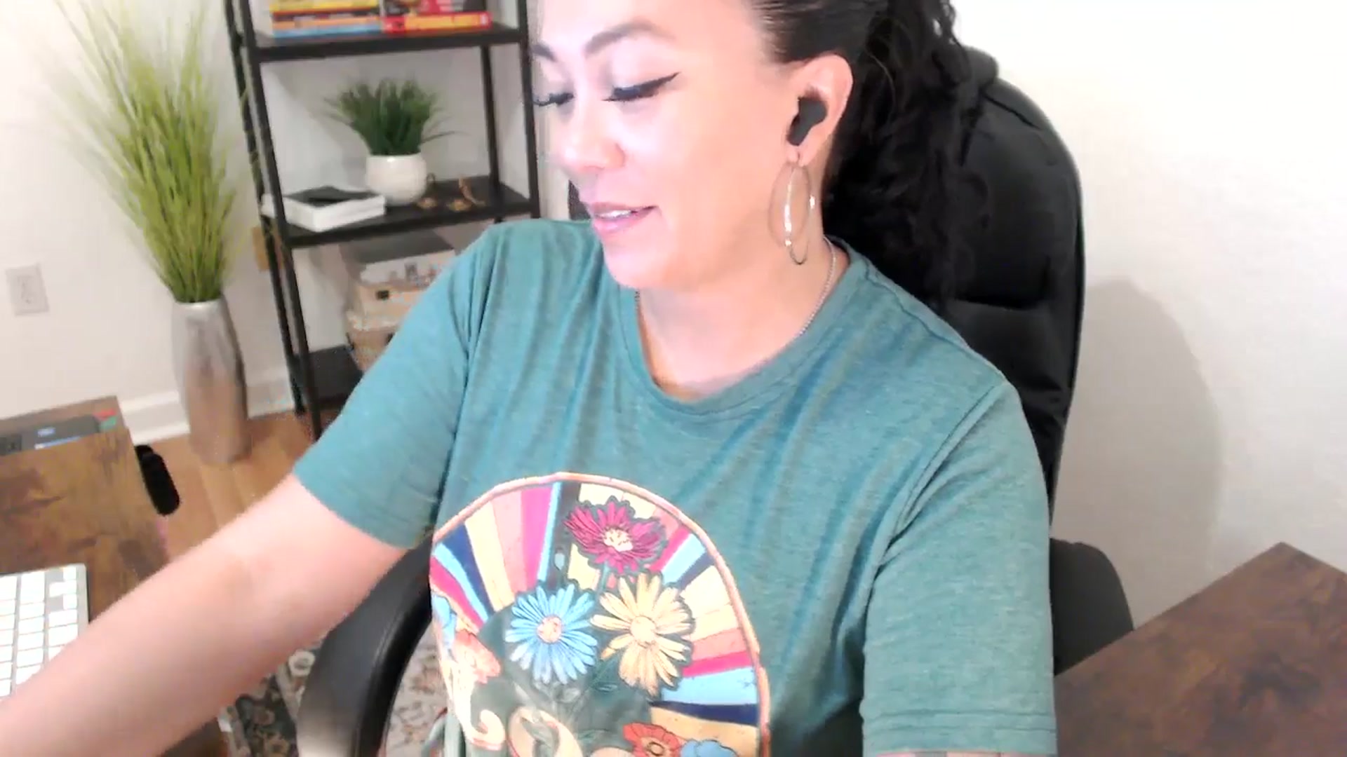 Gallery image thumbnail from MickaylaStar's myfreecams stream on, 01/13/2025, 16:17 image 16 of 20