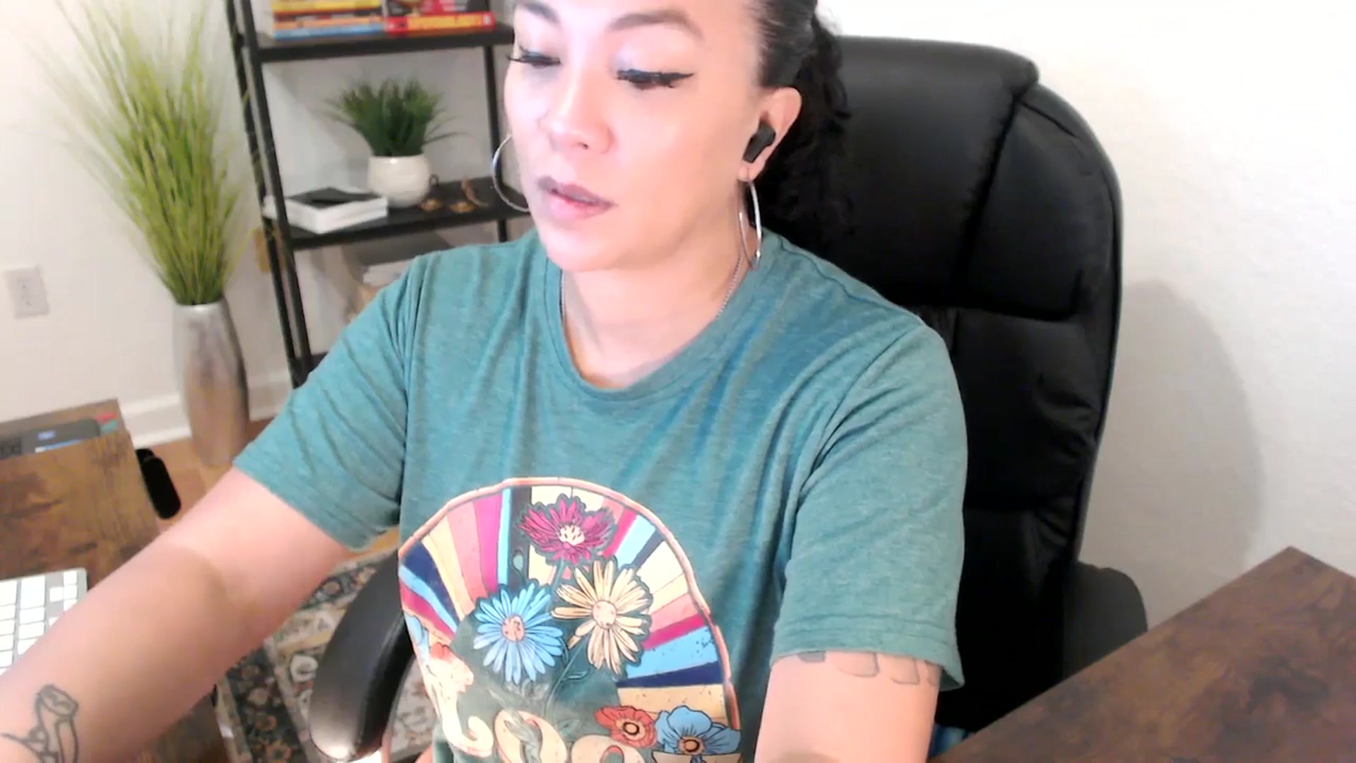 Gallery image thumbnail from MickaylaStar's myfreecams stream on, 01/13/2025, 16:17 image 9 of 20