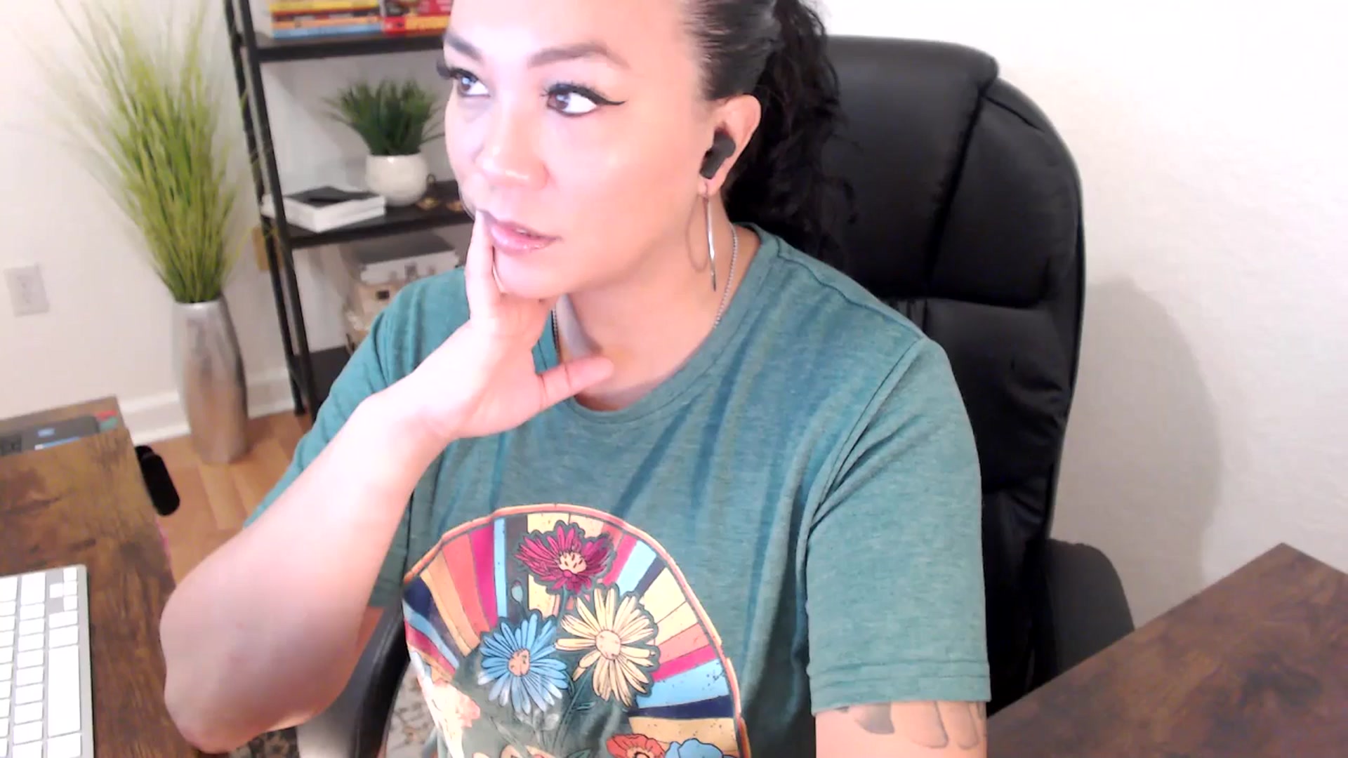 Gallery image thumbnail from MickaylaStar's myfreecams stream on, 01/13/2025, 16:17 image 19 of 20