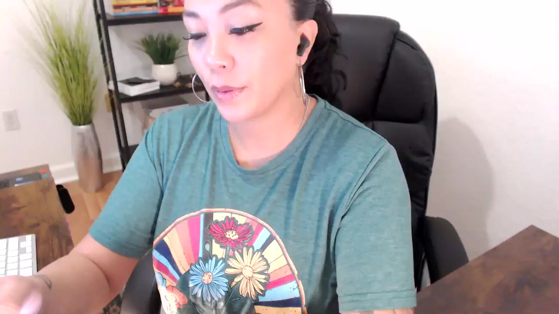 Gallery image thumbnail from MickaylaStar's myfreecams stream on, 01/13/2025, 16:17 image 20 of 20