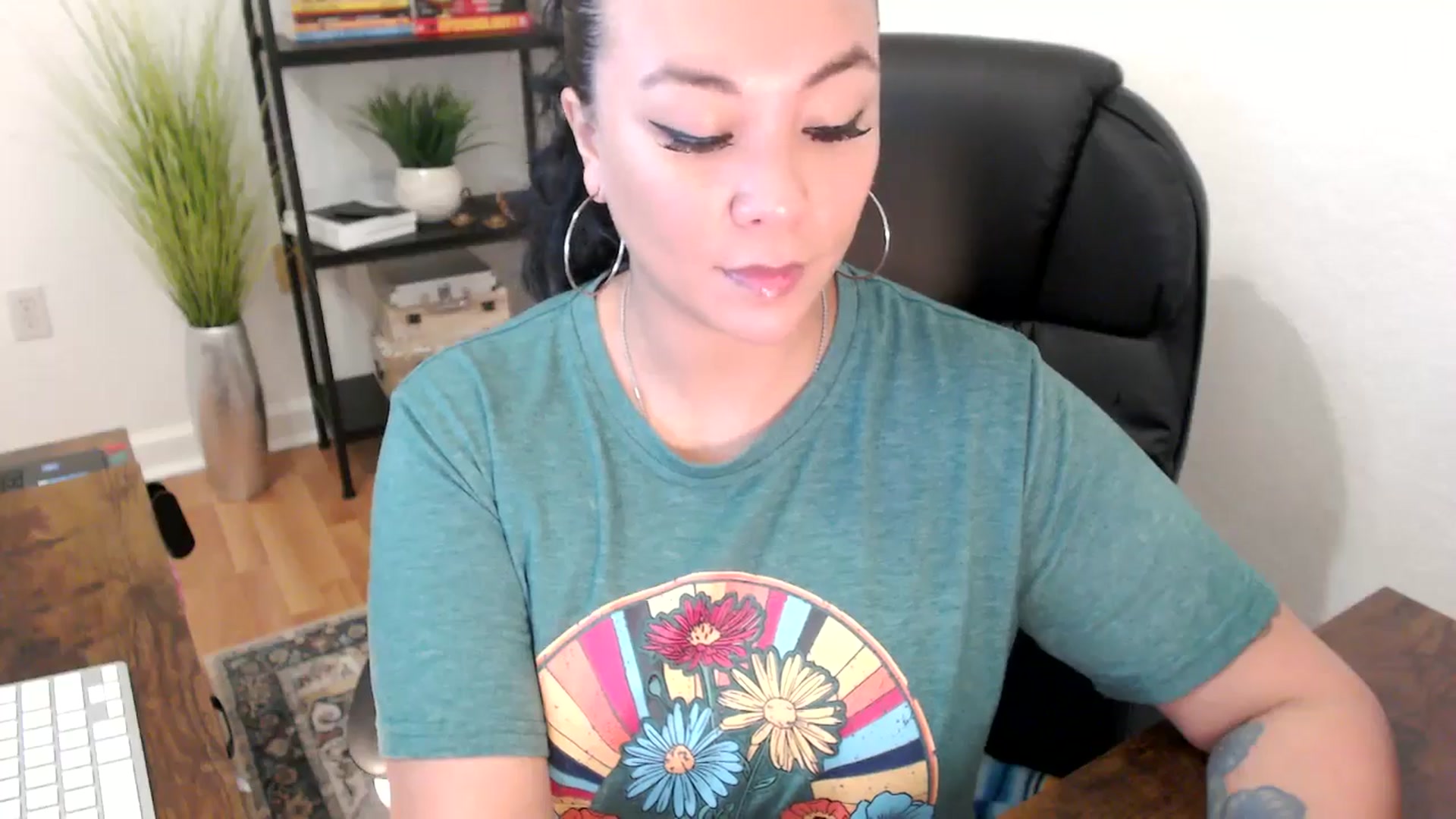 Gallery image thumbnail from MickaylaStar's myfreecams stream on, 01/13/2025, 16:49 image 17 of 20
