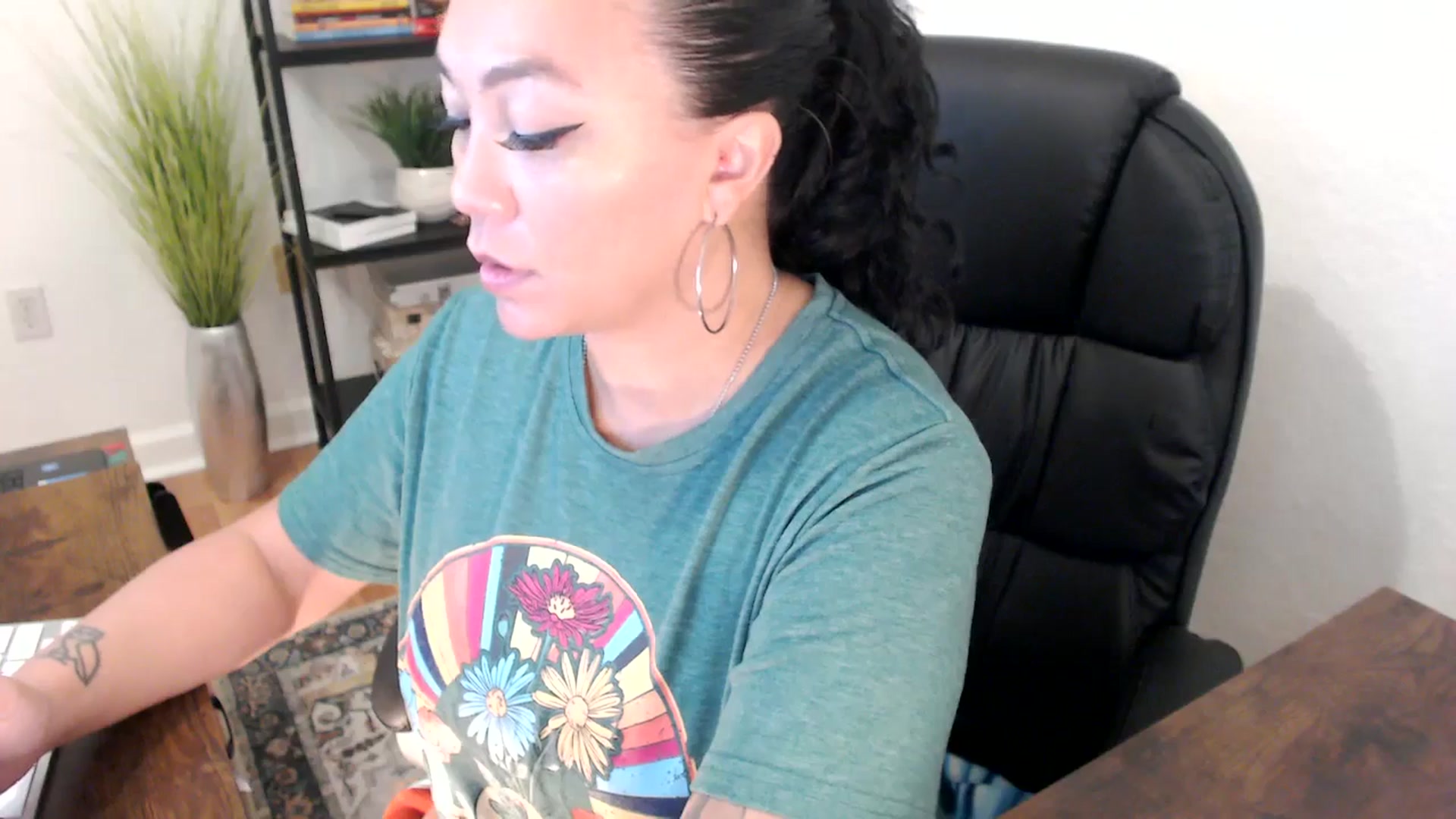 Gallery image thumbnail from MickaylaStar's myfreecams stream on, 01/13/2025, 16:49 image 3 of 20