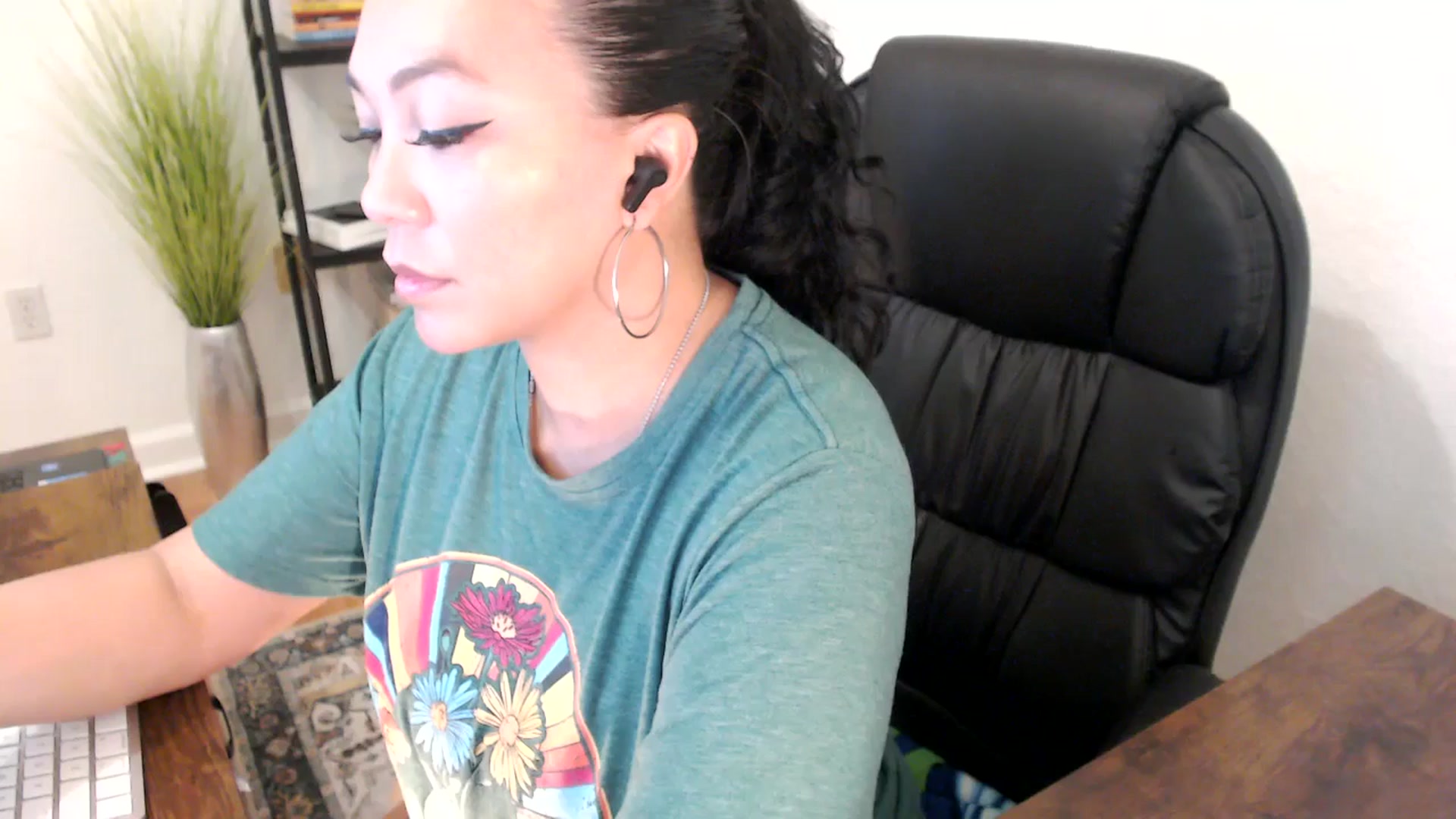 Gallery image thumbnail from MickaylaStar's myfreecams stream on, 01/13/2025, 16:49 image 20 of 20