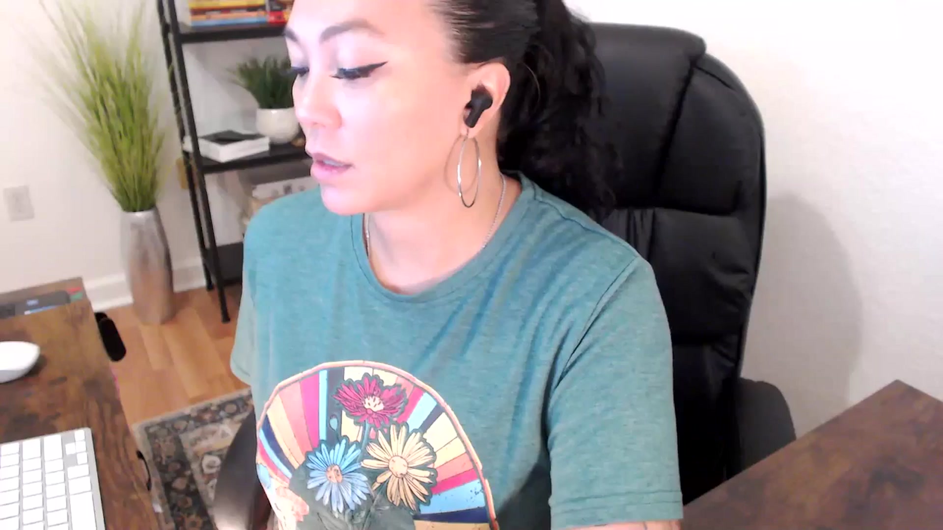 Gallery image thumbnail from MickaylaStar's myfreecams stream on, 01/13/2025, 17:11 image 4 of 20