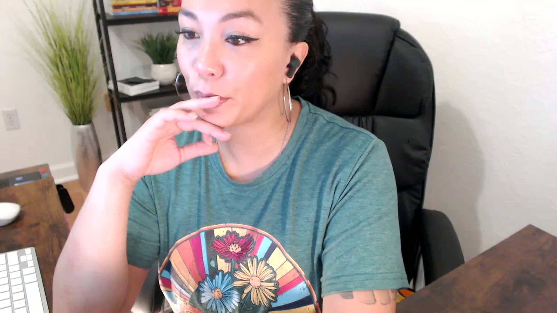Gallery image thumbnail from MickaylaStar's myfreecams stream on, 01/13/2025, 17:11 image 10 of 20