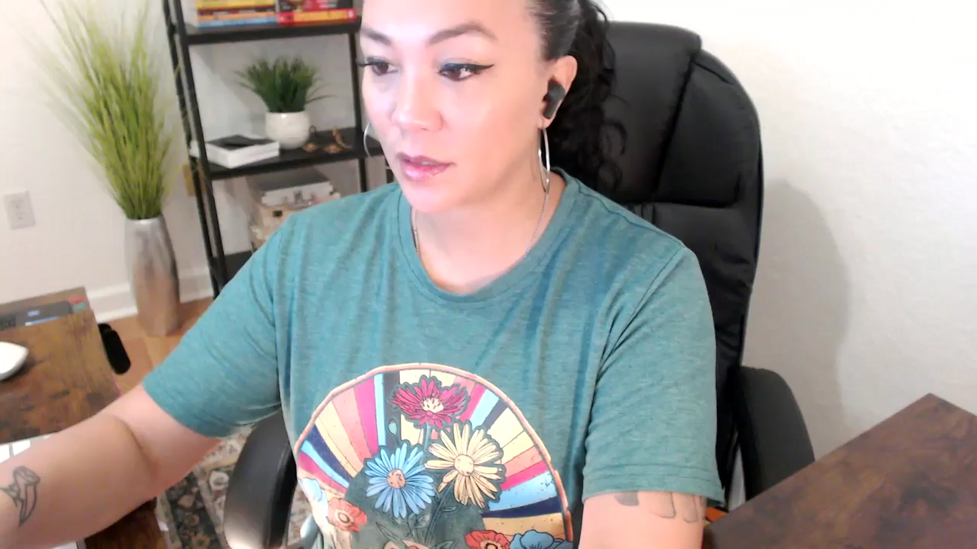 Gallery image thumbnail from MickaylaStar's myfreecams stream on, 01/13/2025, 17:11 image 12 of 20