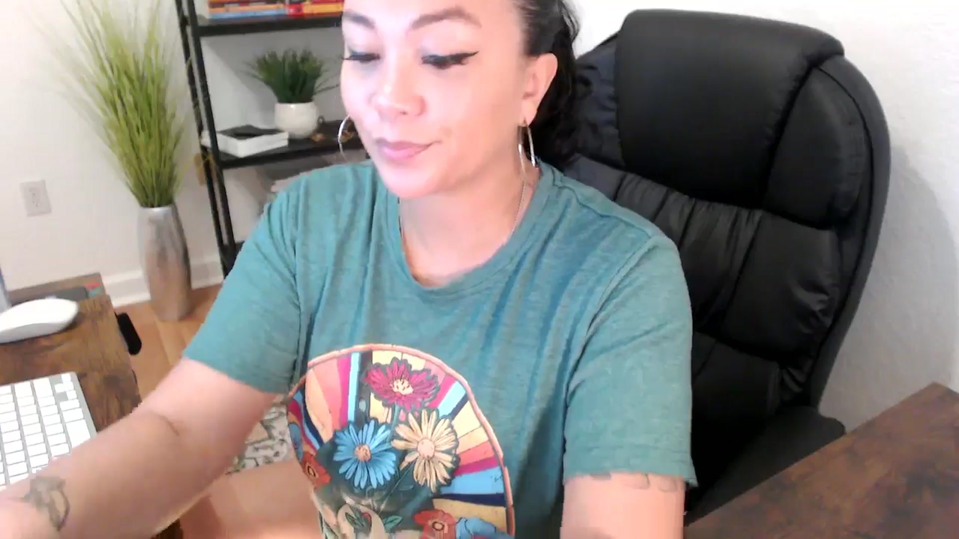 Gallery image thumbnail from MickaylaStar's myfreecams stream on, 01/13/2025, 18:22 image 16 of 20