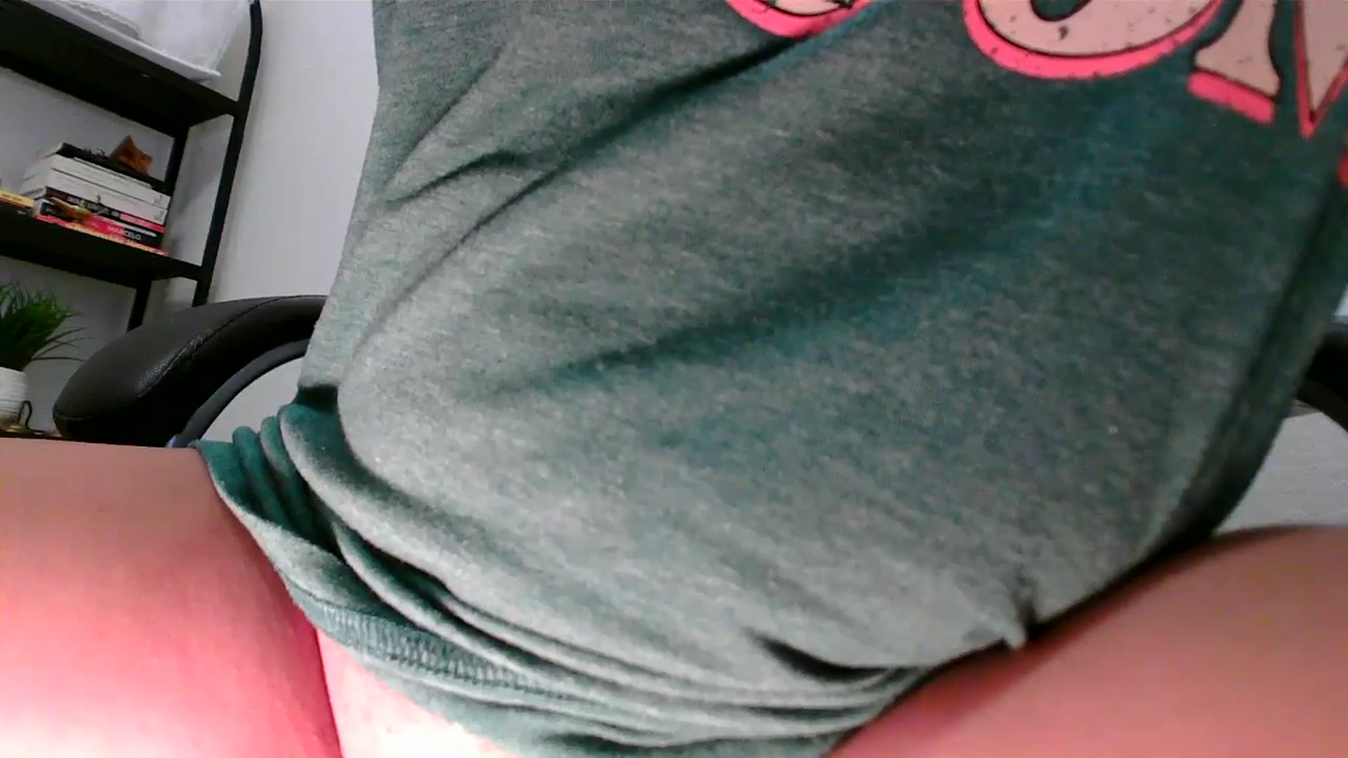 Gallery image thumbnail from MickaylaStar's myfreecams stream on, 01/13/2025, 18:22 image 13 of 20