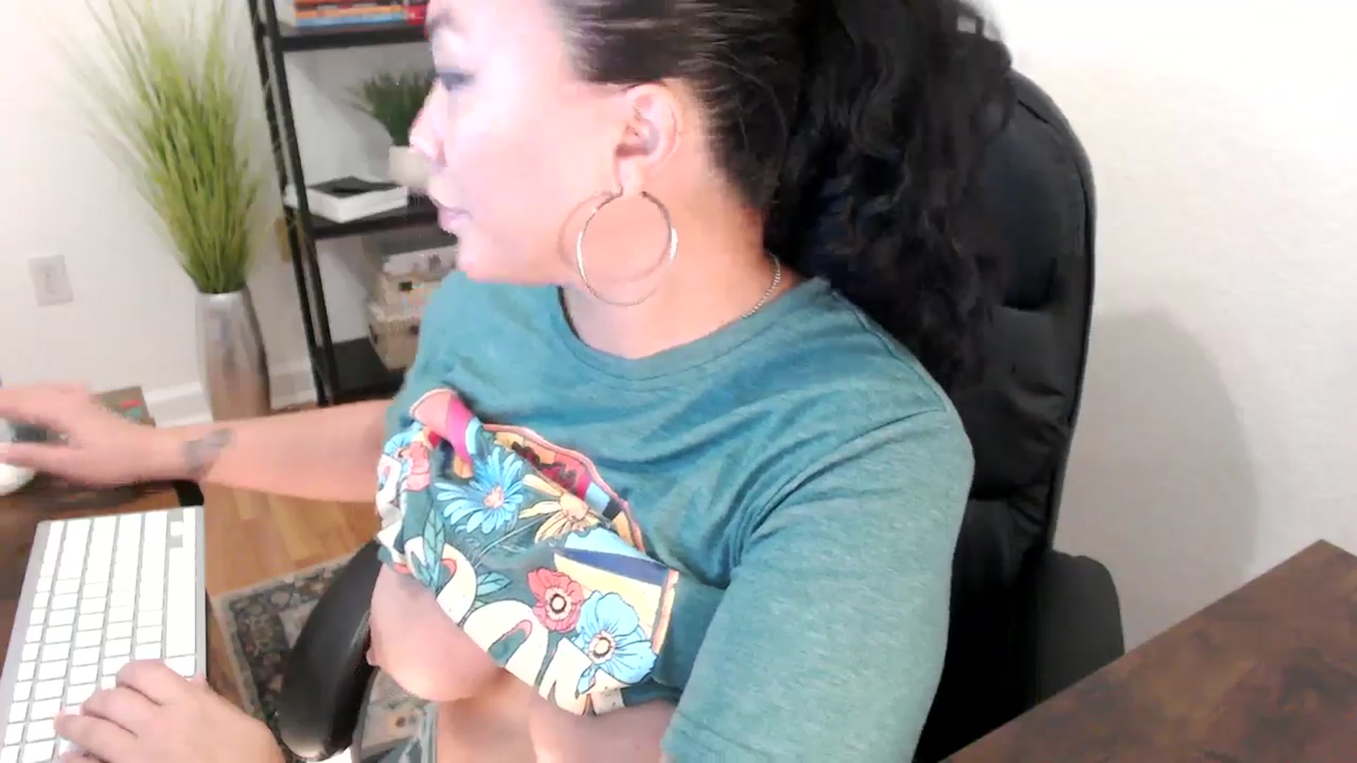 Gallery image thumbnail from MickaylaStar's myfreecams stream on, 01/13/2025, 19:50 image 4 of 20