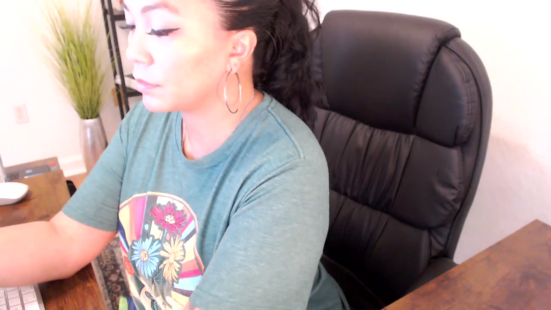 Gallery image thumbnail from MickaylaStar's myfreecams stream on, 01/13/2025, 19:50 image 13 of 20
