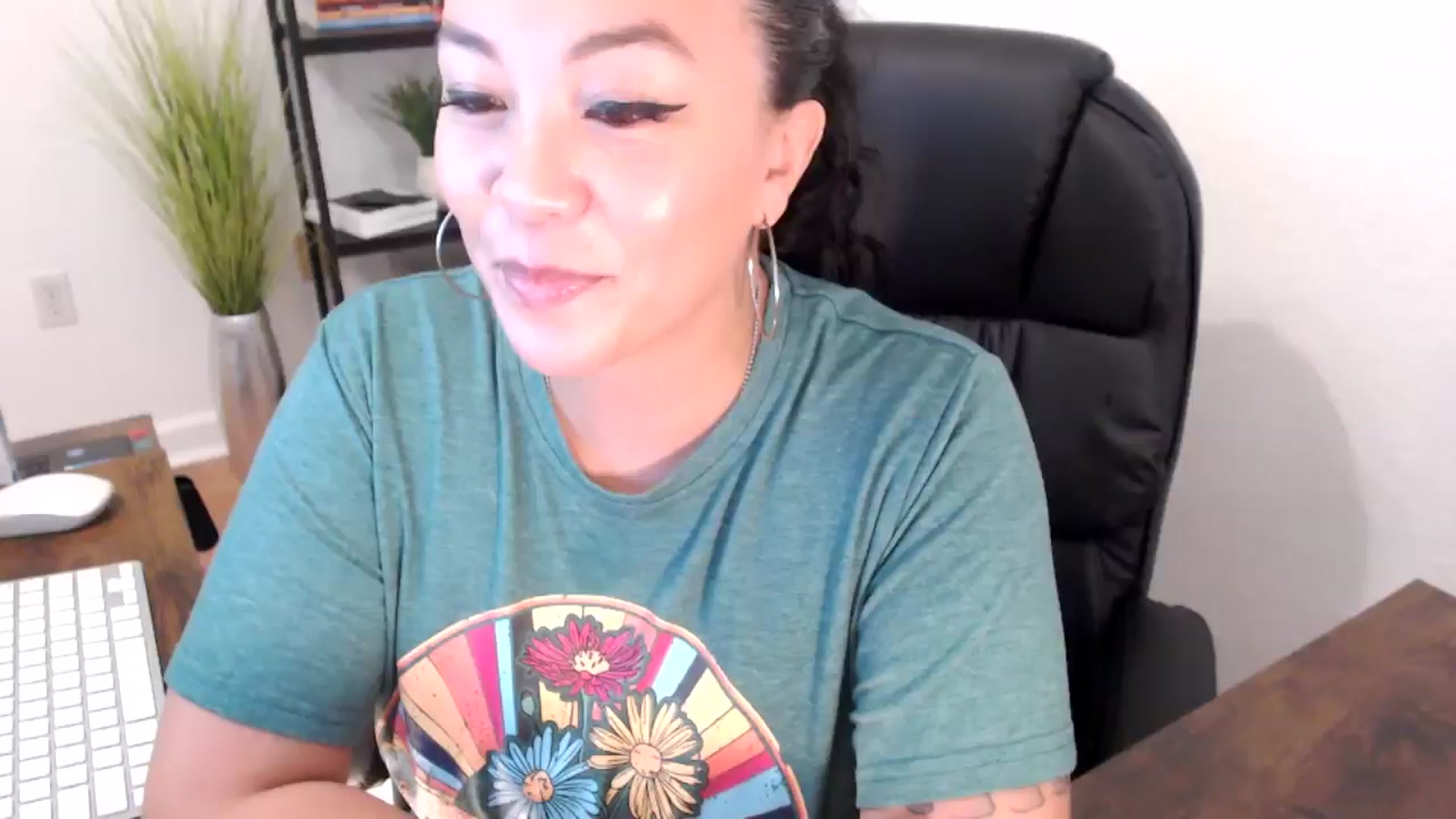 Gallery image thumbnail from MickaylaStar's myfreecams stream on, 01/13/2025, 19:50 image 2 of 20
