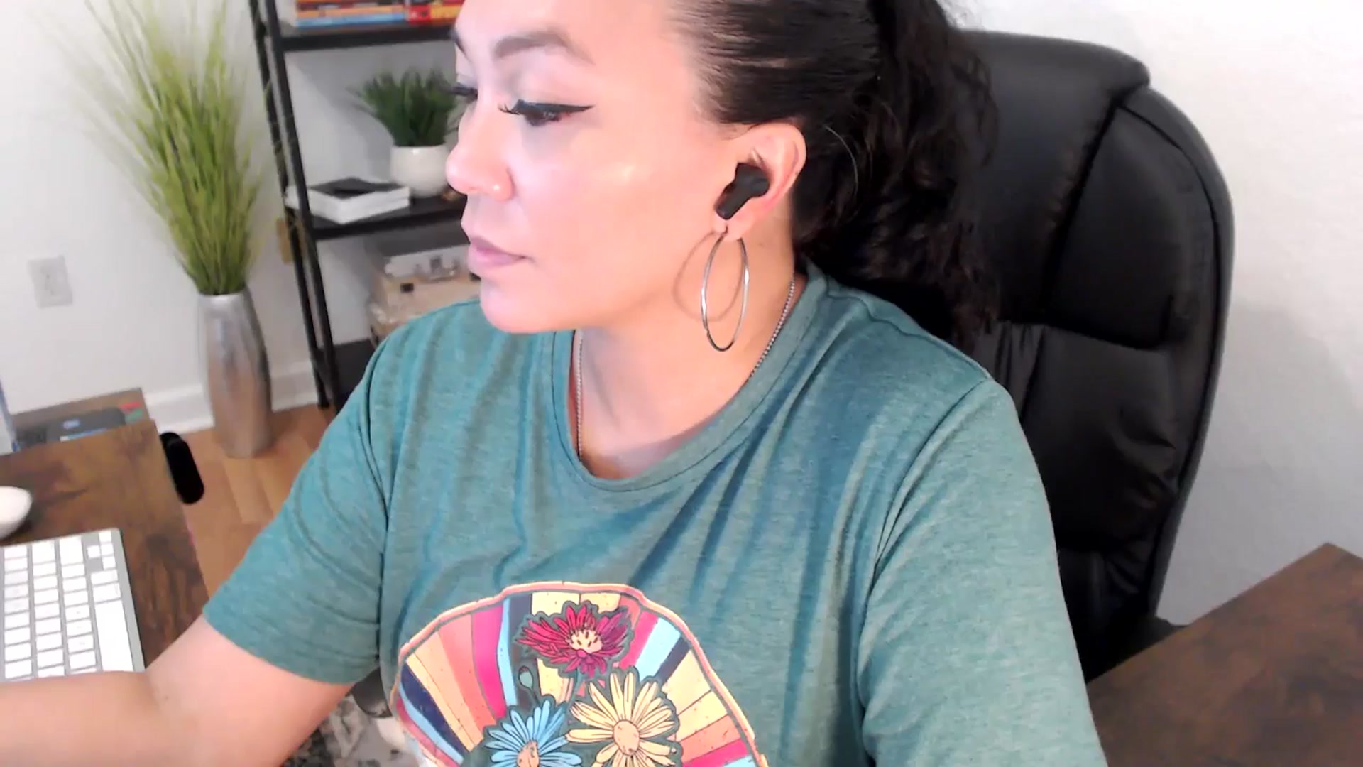 Gallery image thumbnail from MickaylaStar's myfreecams stream on, 01/13/2025, 20:40 image 9 of 20