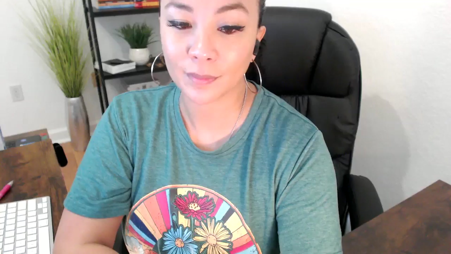 Gallery image thumbnail from MickaylaStar's myfreecams stream on, 01/13/2025, 20:40 image 19 of 20