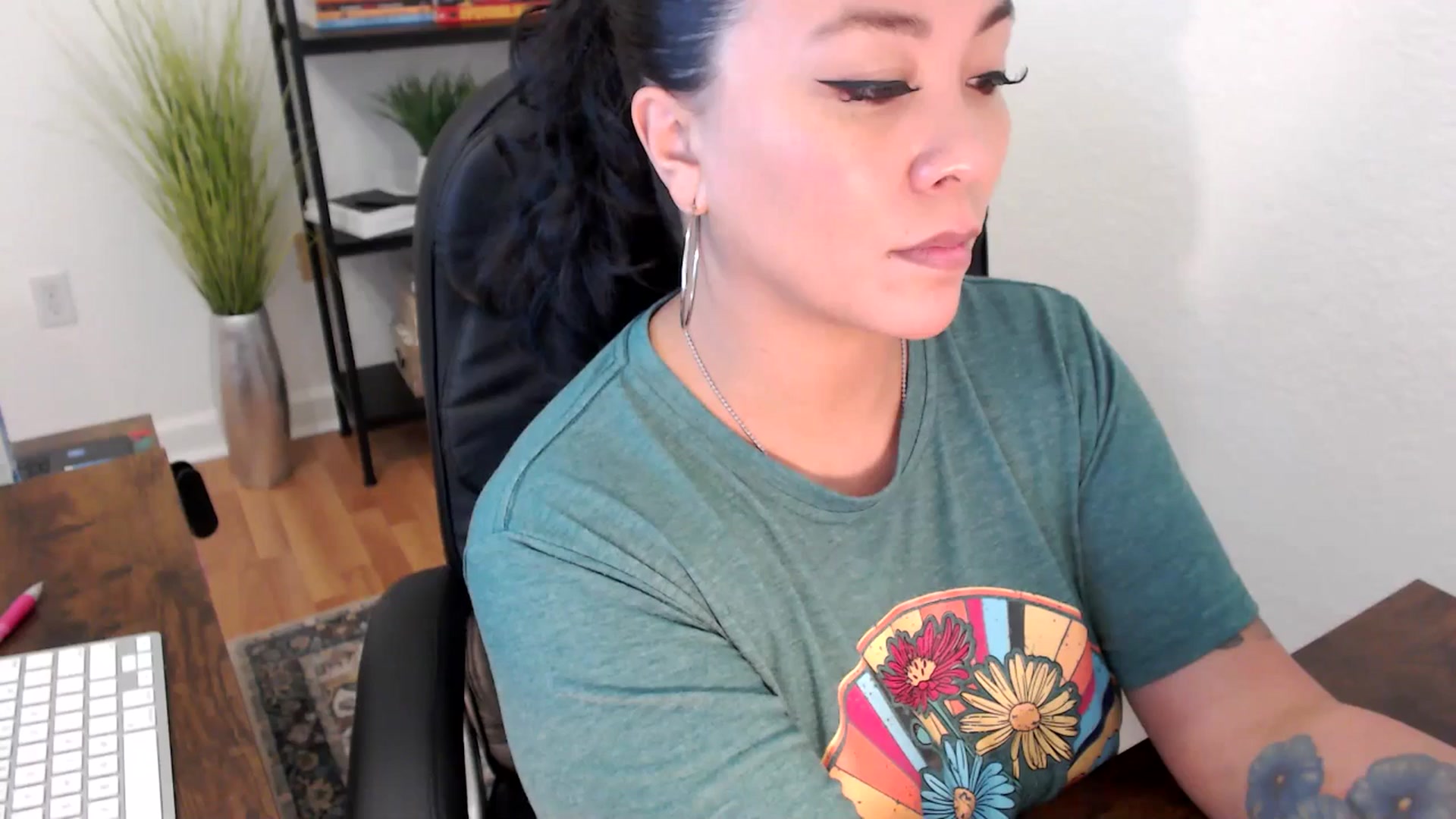 Gallery image thumbnail from MickaylaStar's myfreecams stream on, 01/13/2025, 20:40 image 16 of 20