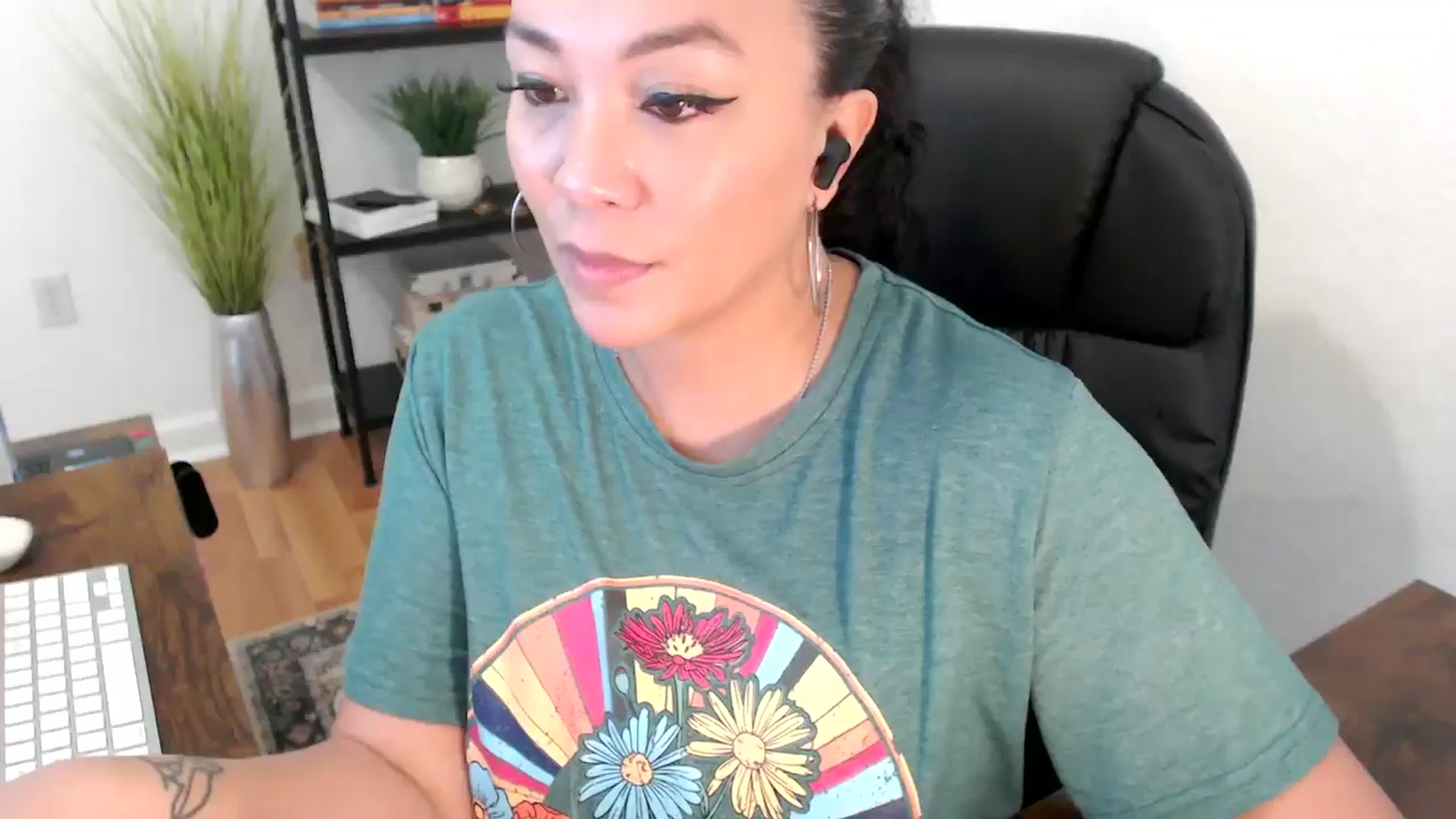 Gallery image thumbnail from MickaylaStar's myfreecams stream on, 01/13/2025, 20:40 image 2 of 20