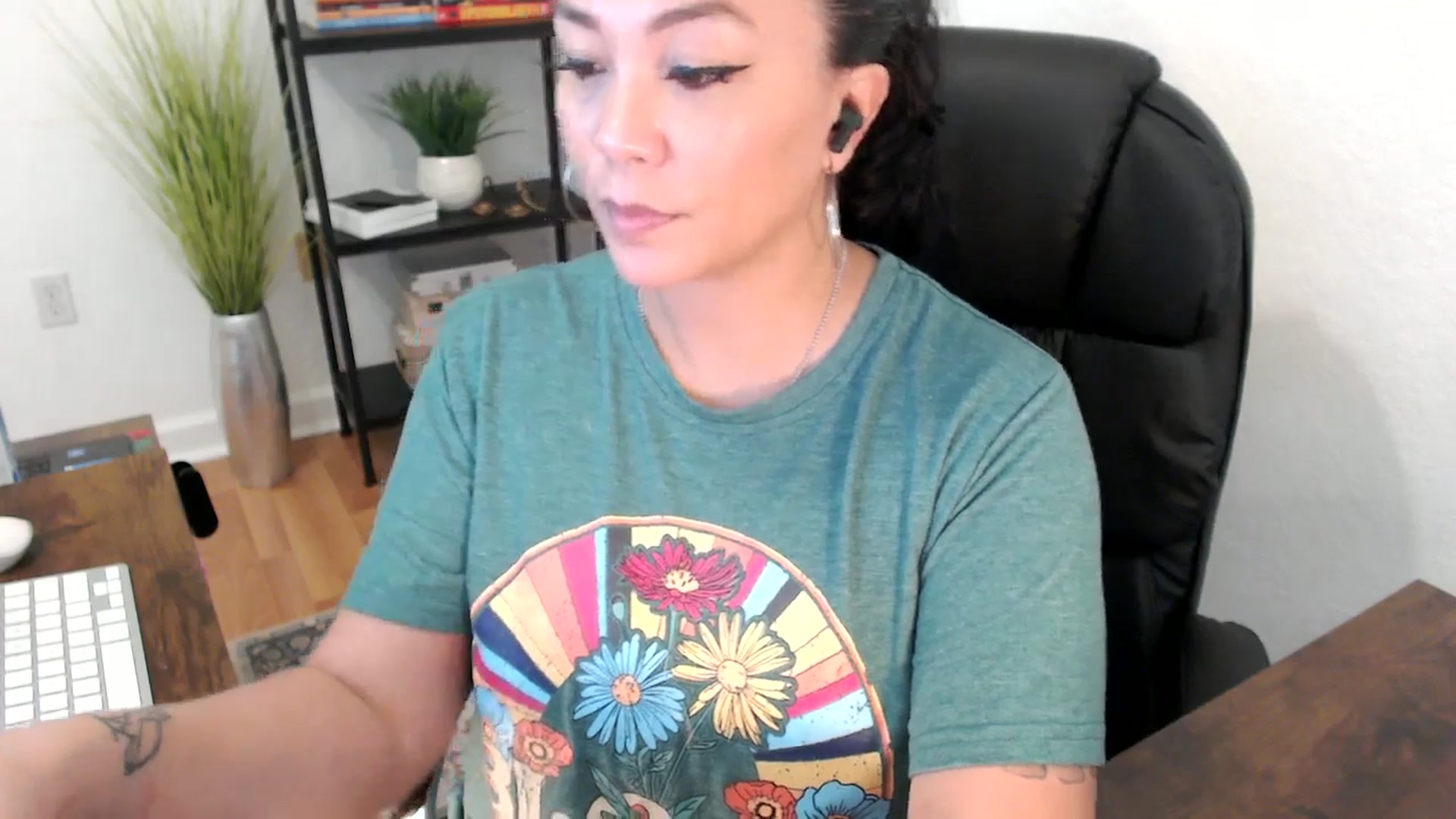 Gallery image thumbnail from MickaylaStar's myfreecams stream on, 01/13/2025, 20:40 image 4 of 20