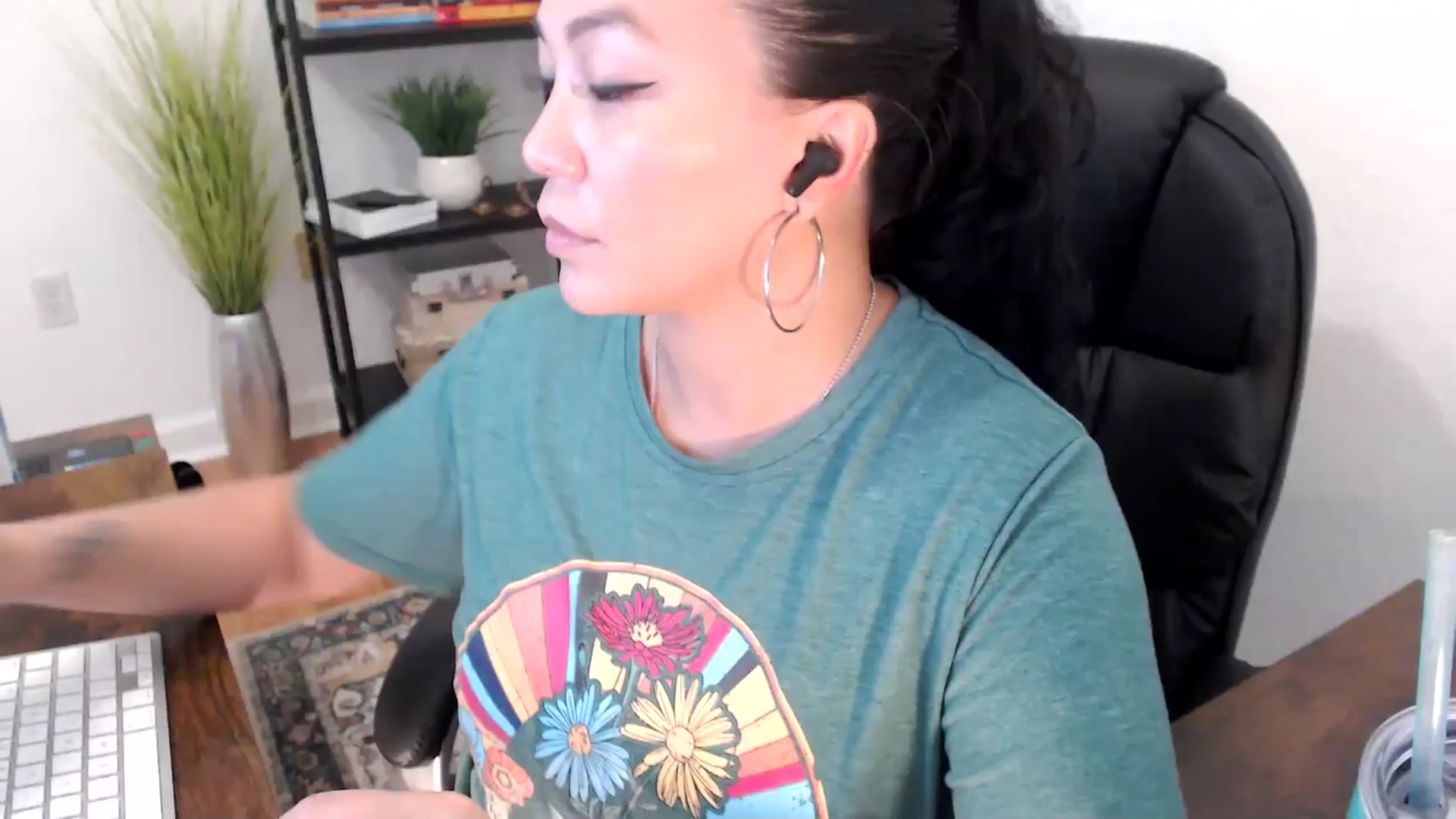 Gallery image thumbnail from MickaylaStar's myfreecams stream on, 01/13/2025, 20:40 image 12 of 20