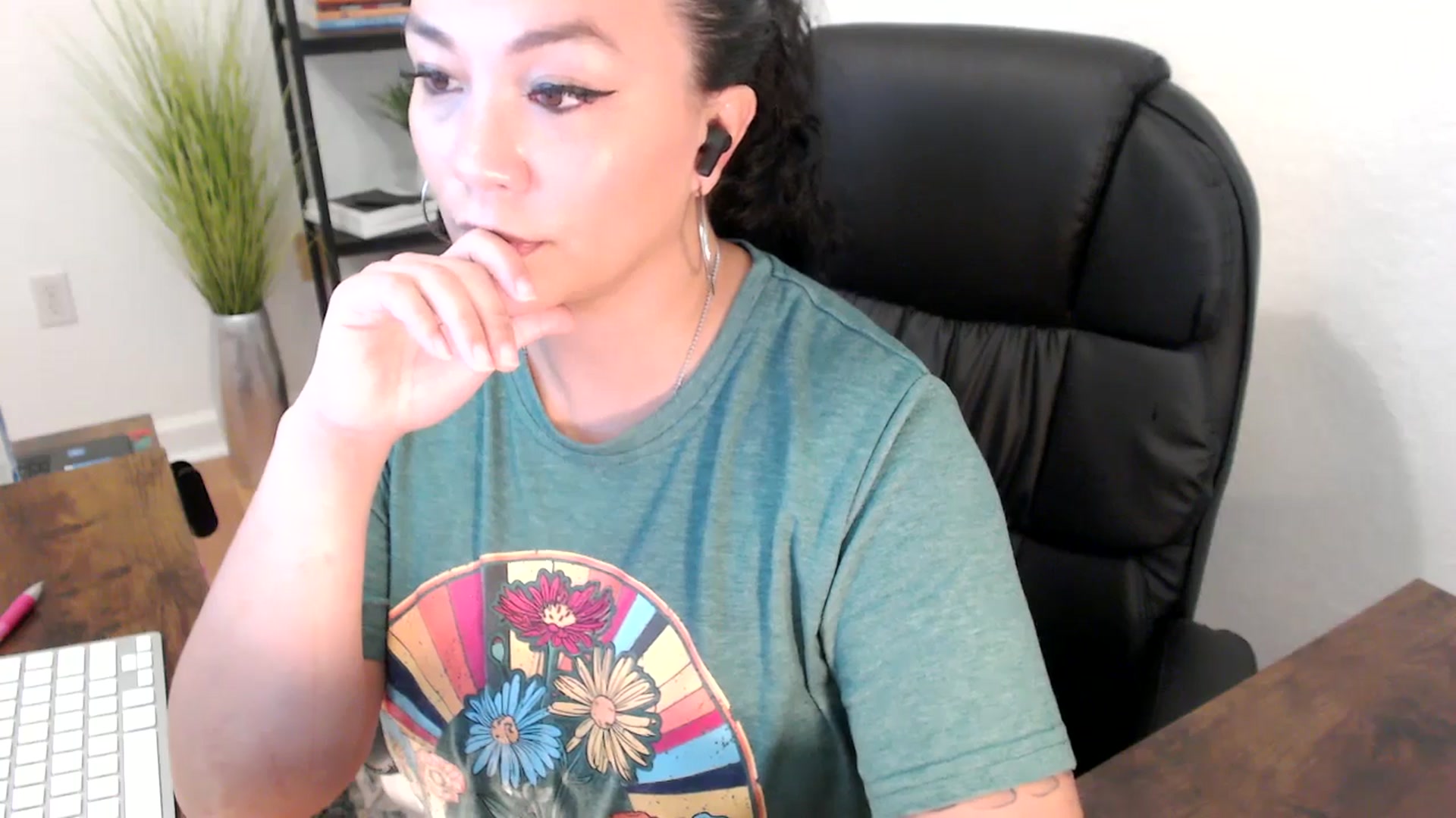 Gallery image thumbnail from MickaylaStar's myfreecams stream on, 01/13/2025, 20:40 image 20 of 20