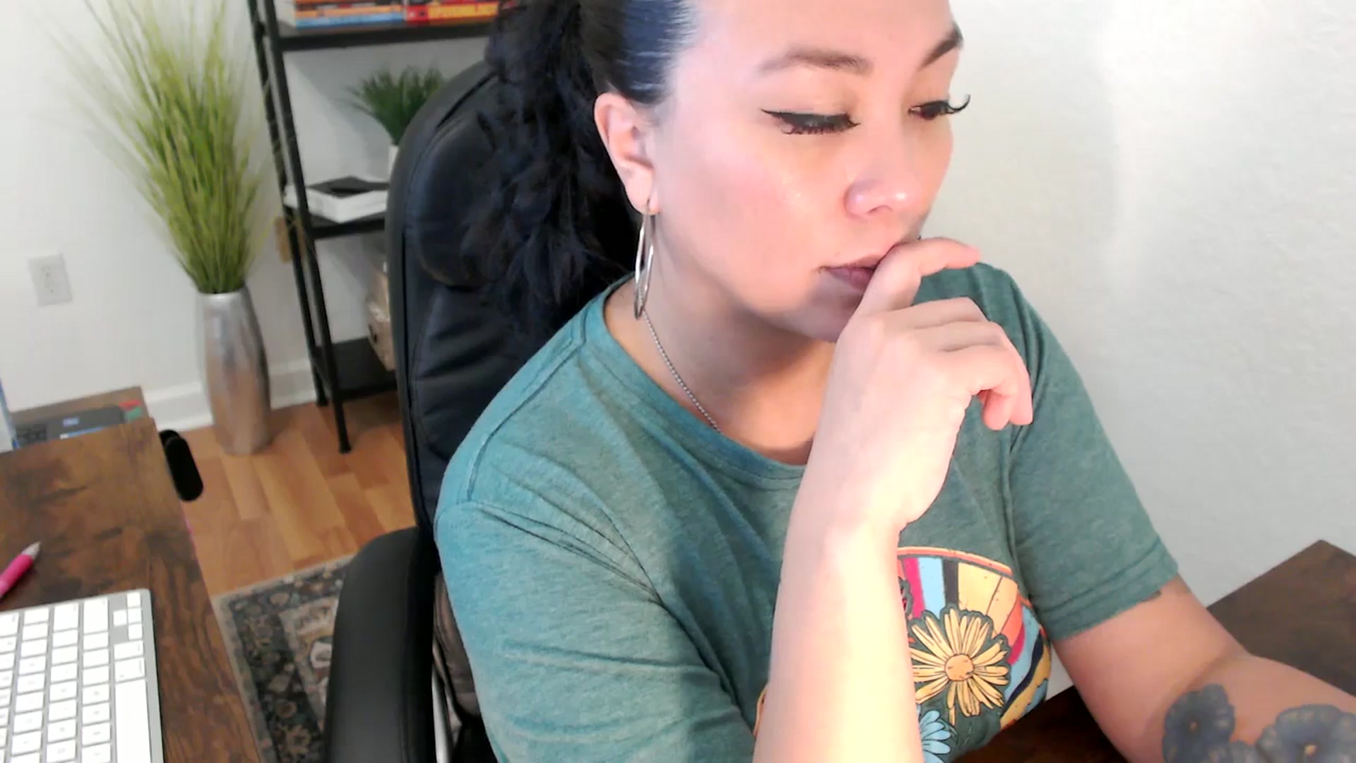 Gallery image thumbnail from MickaylaStar's myfreecams stream on, 01/13/2025, 20:40 image 15 of 20