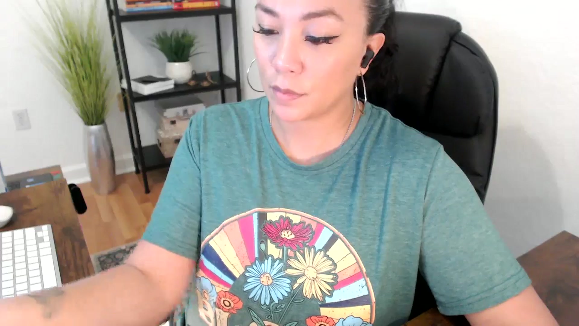 Gallery image thumbnail from MickaylaStar's myfreecams stream on, 01/13/2025, 20:40 image 3 of 20