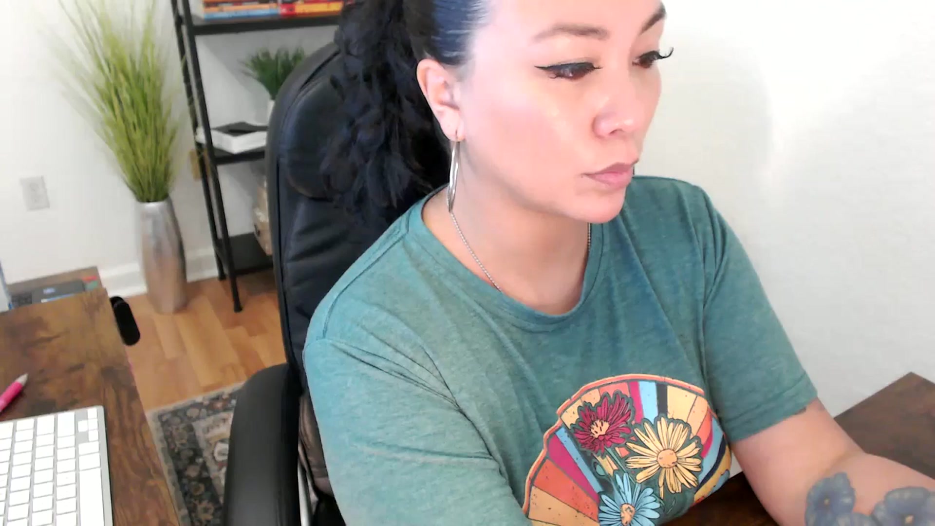 Gallery image thumbnail from MickaylaStar's myfreecams stream on, 01/13/2025, 20:40 image 14 of 20