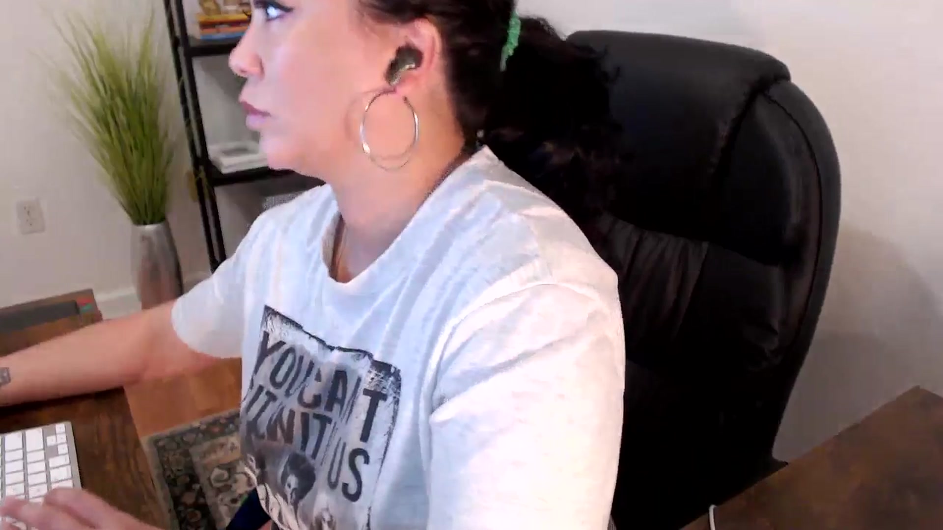Gallery image thumbnail from MickaylaStar's myfreecams stream on, 01/14/2025, 16:23 image 9 of 20