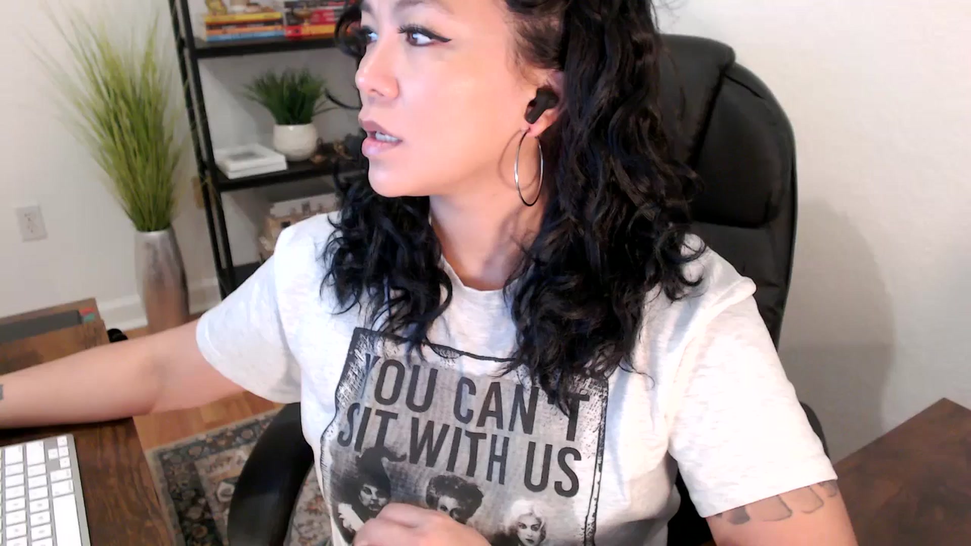 Gallery image thumbnail from MickaylaStar's myfreecams stream on, 01/14/2025, 16:23 image 14 of 20
